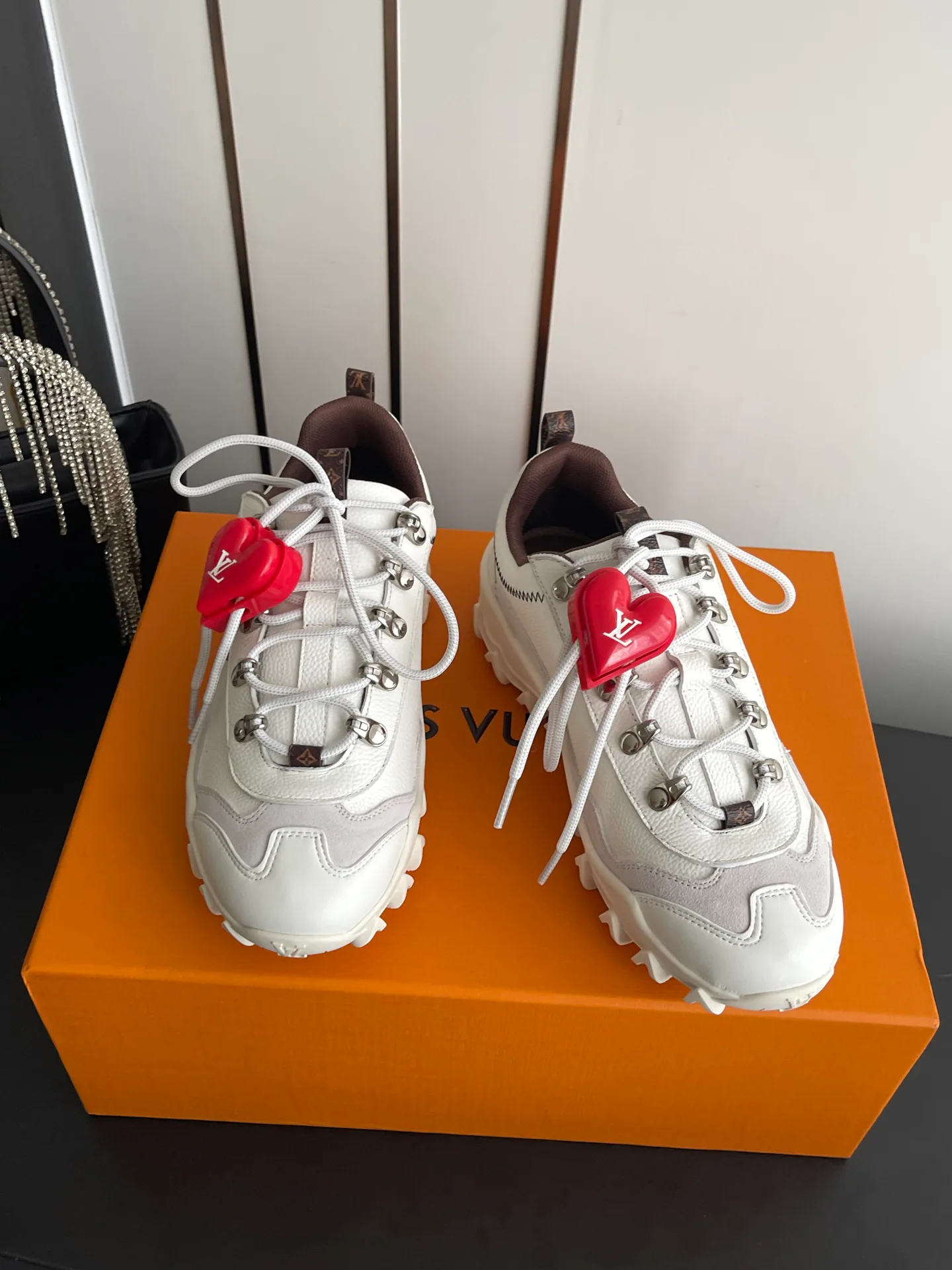 Кроссовки Женские Louis Vuitton 17554381