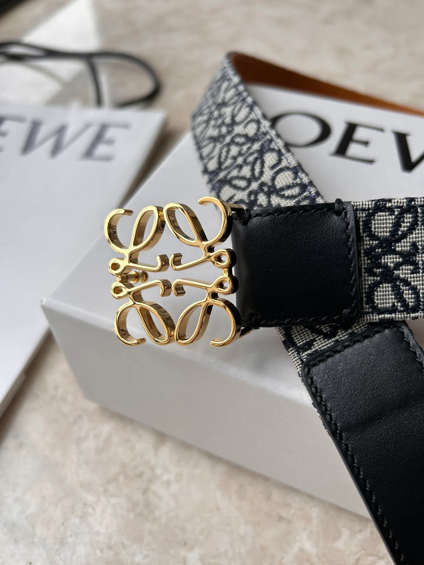 Ремни Loewe 11704493