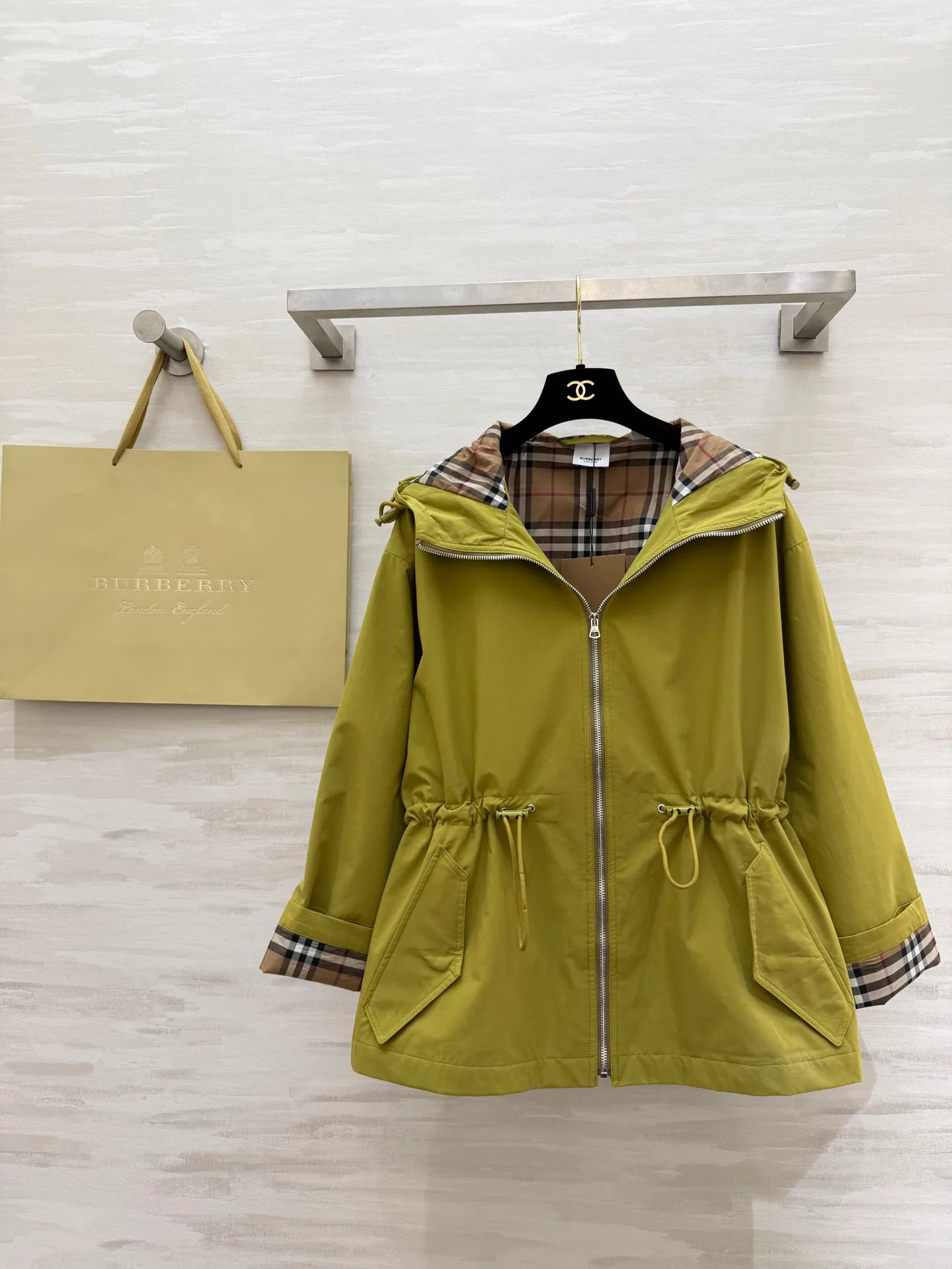 Куртки И Пуховики Женские Burberry 11272140