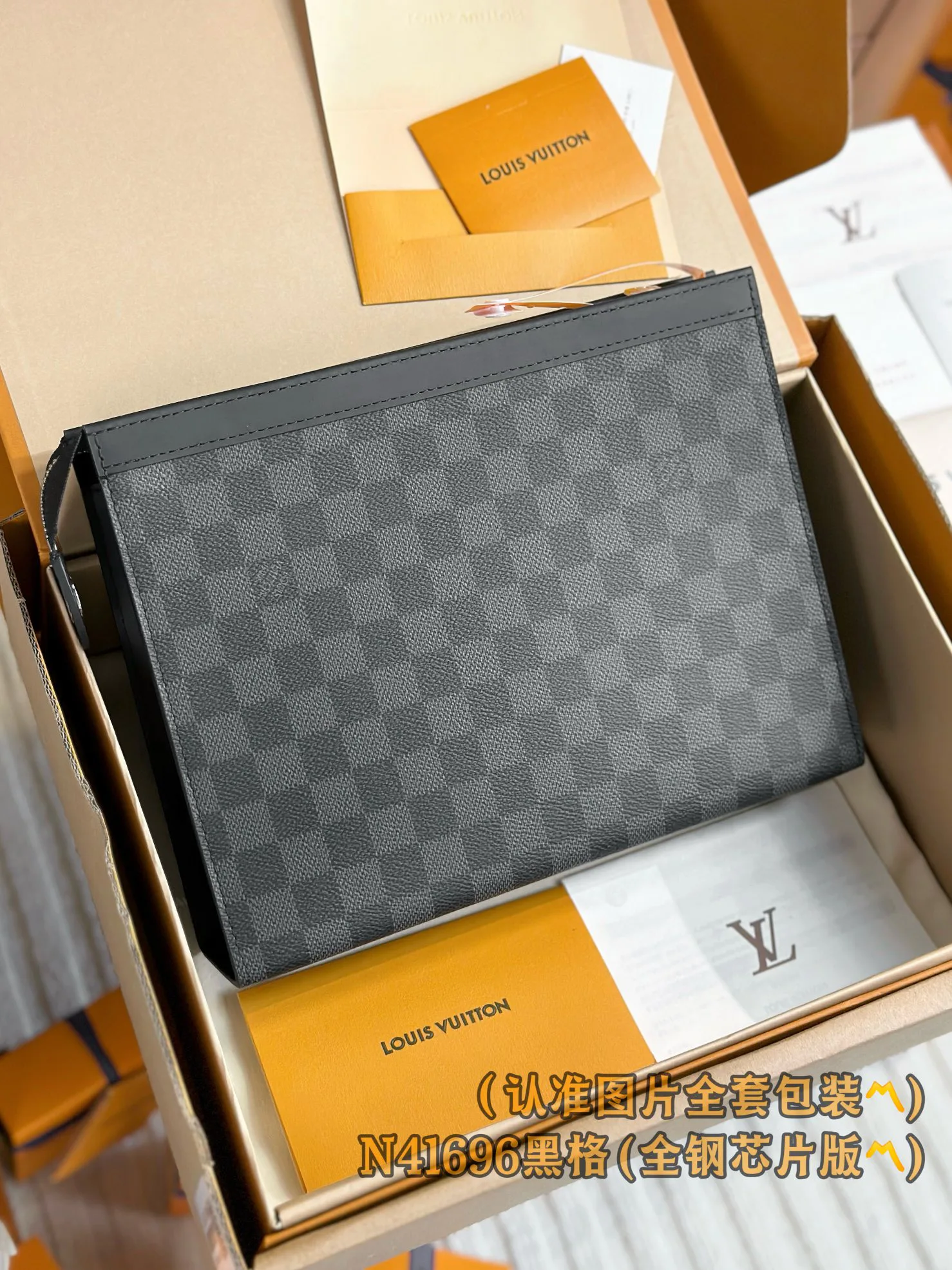 Клатчи Женские Louis Vuitton 18148141