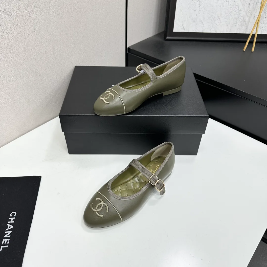 Туфли Женские Chanel 18083713
