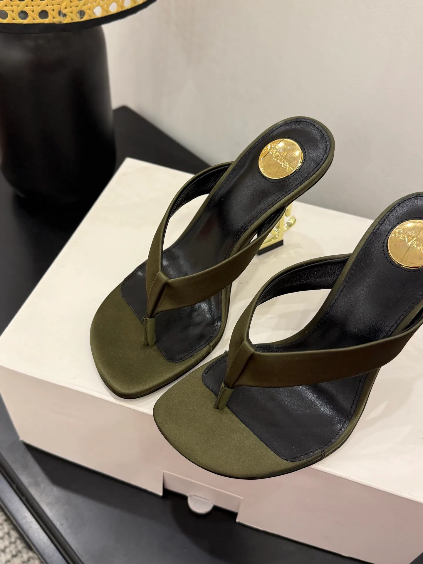 Босоножки Женские Saint Laurent 11739365