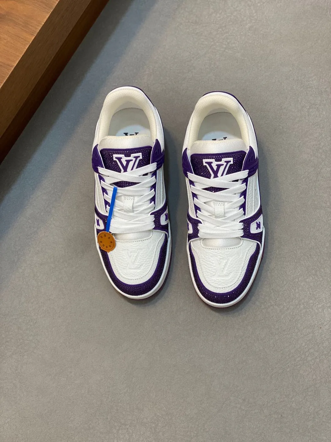 Кроссовки Женские Louis Vuitton 13074110