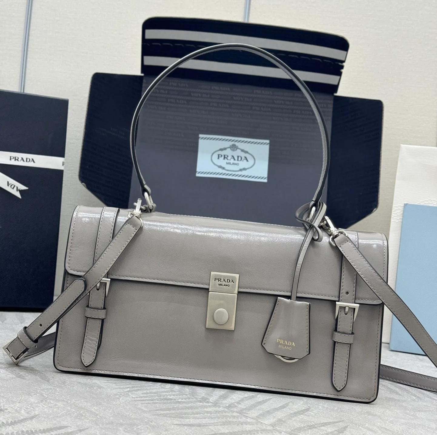 Классические Сумки Женские Prada 11462450