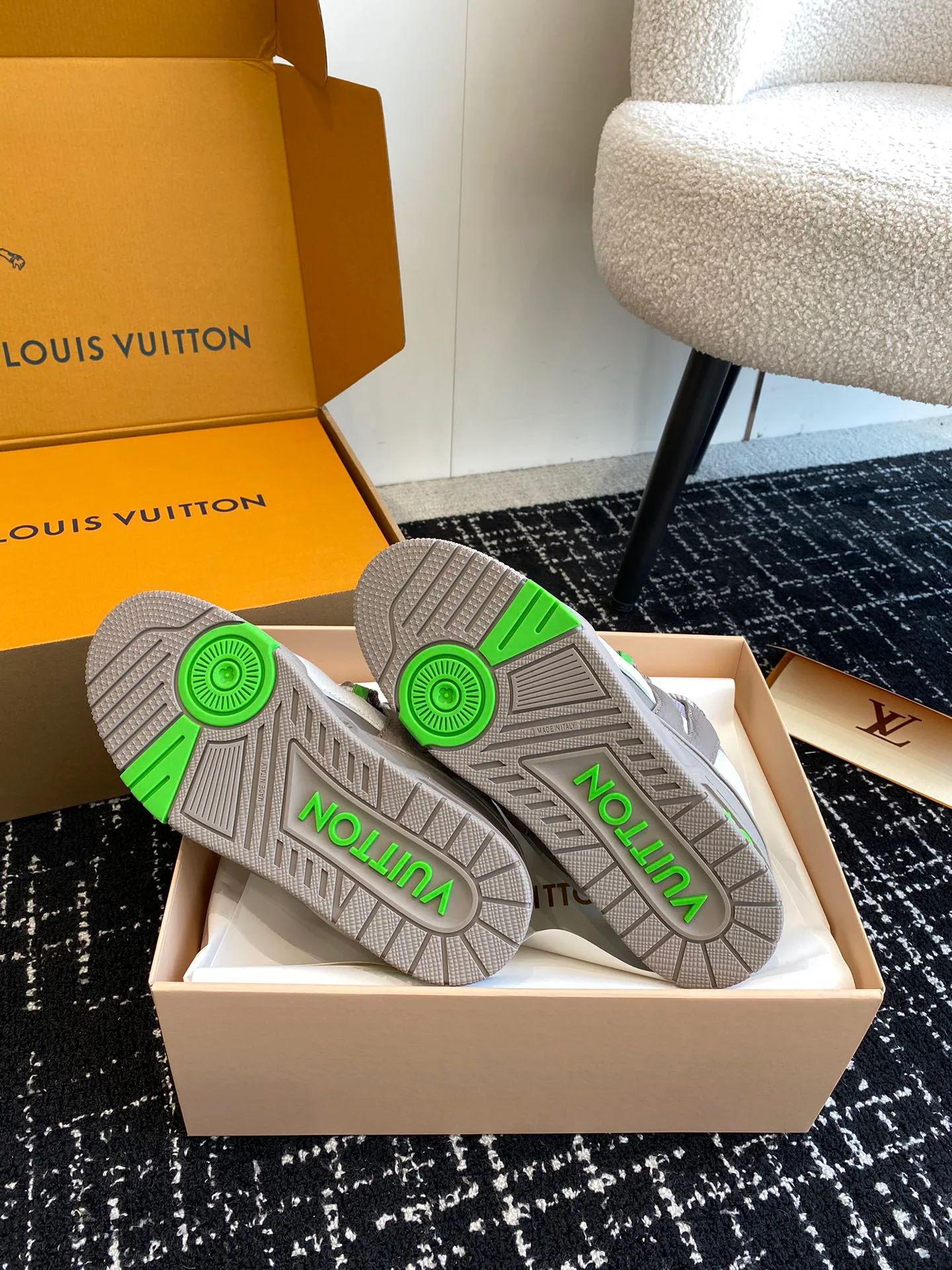 Кроссовки Женские Louis Vuitton 7594