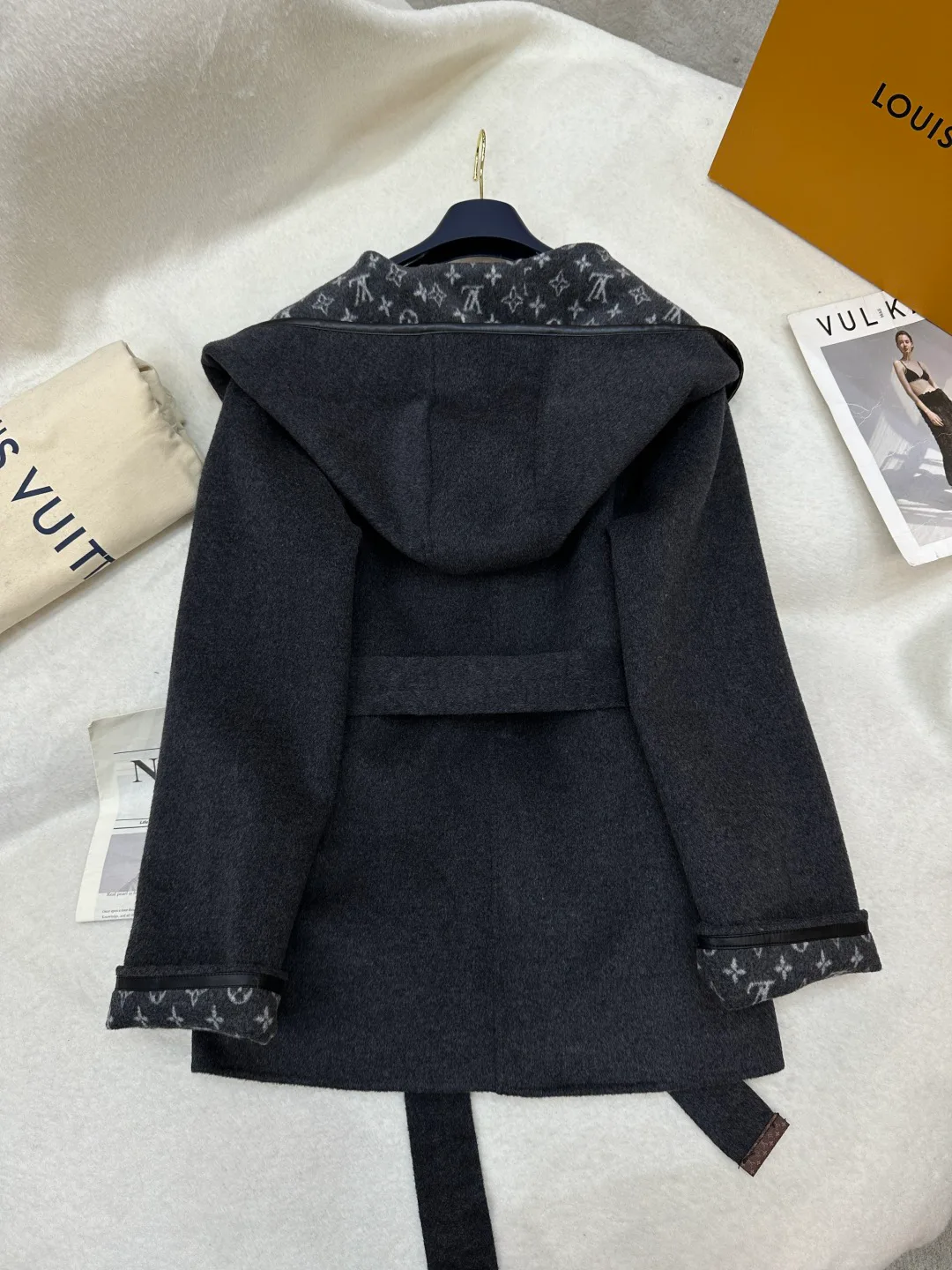 Пальто Женские Louis Vuitton 3532943