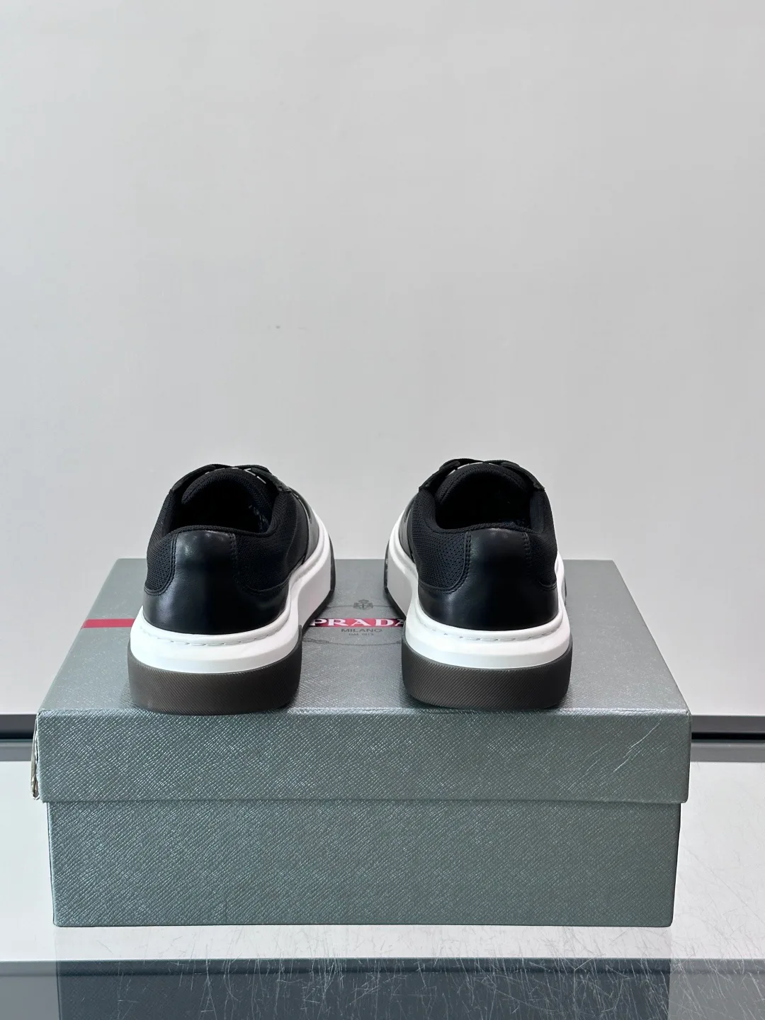 Кроссовки Мужские Prada 17913725
