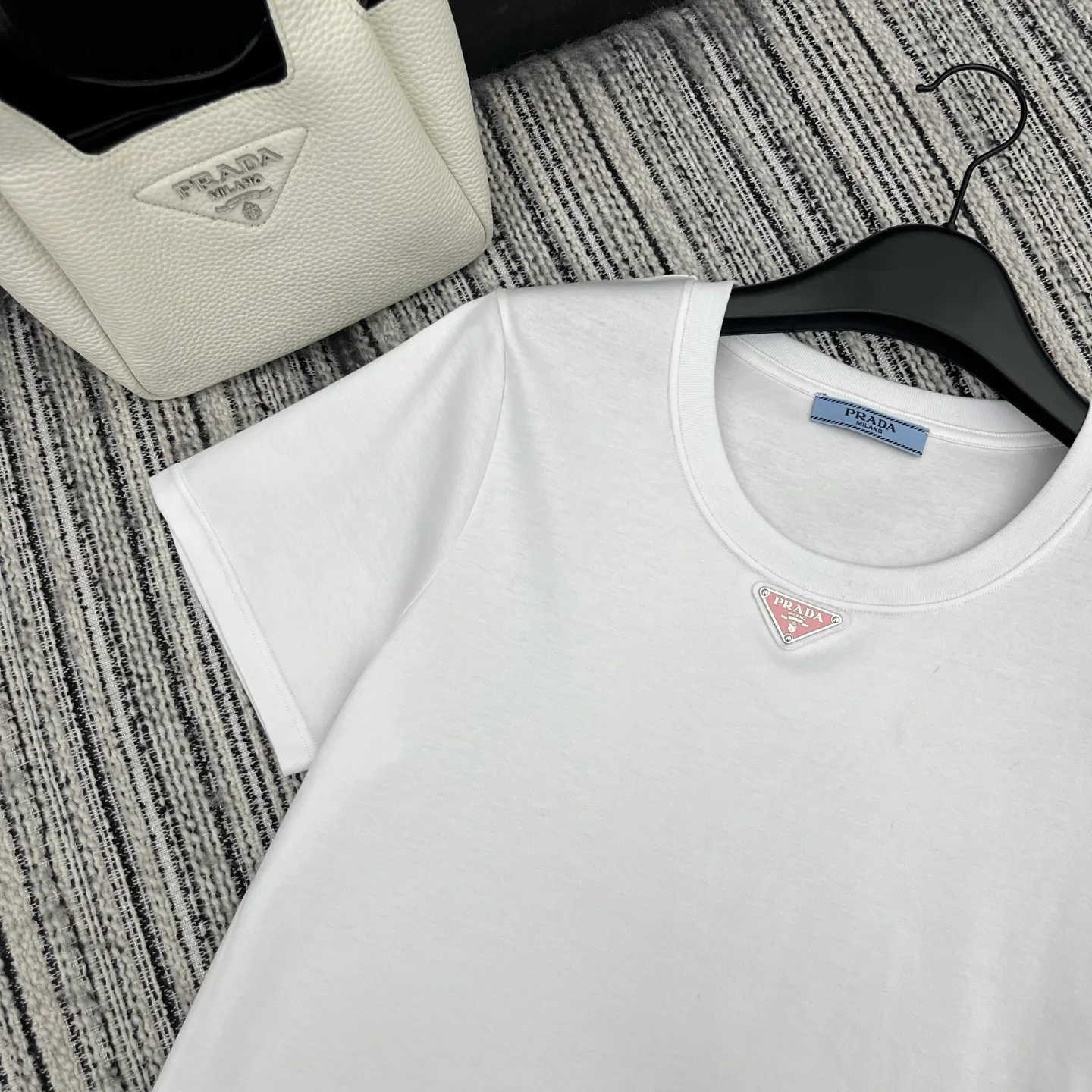 Футболки Женские Prada 4382595