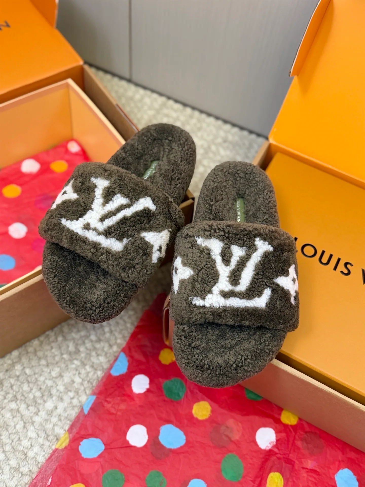 Тапочки Женские Louis Vuitton 19090528