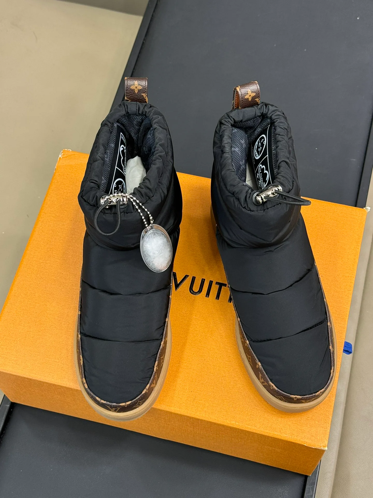 Угги Женские Louis Vuitton 18703375
