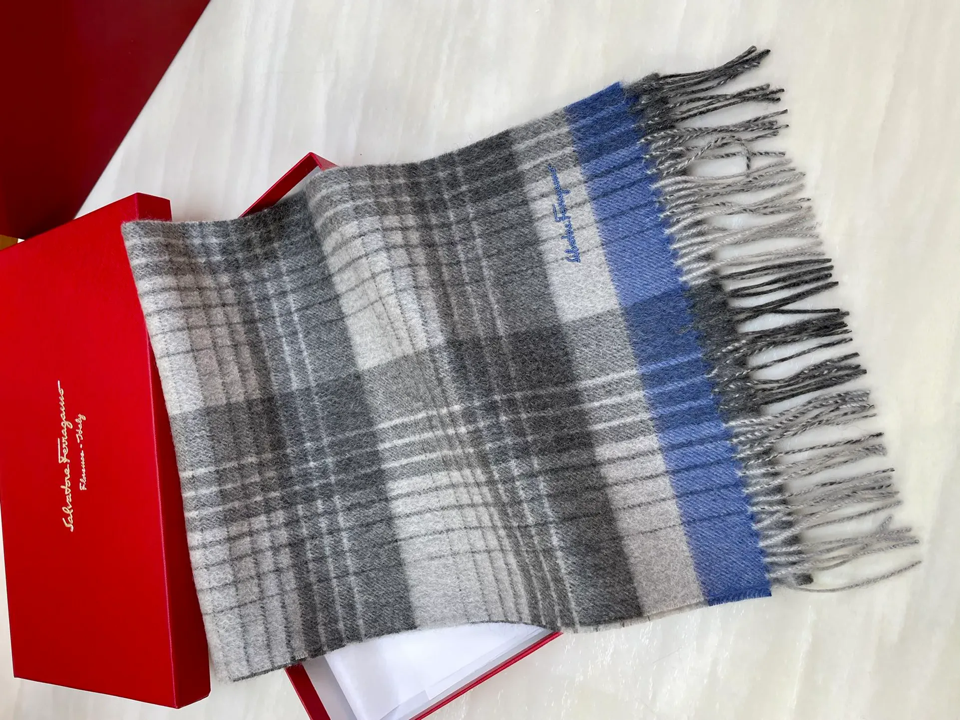 Шарфы Salvatore Ferragamo 266392