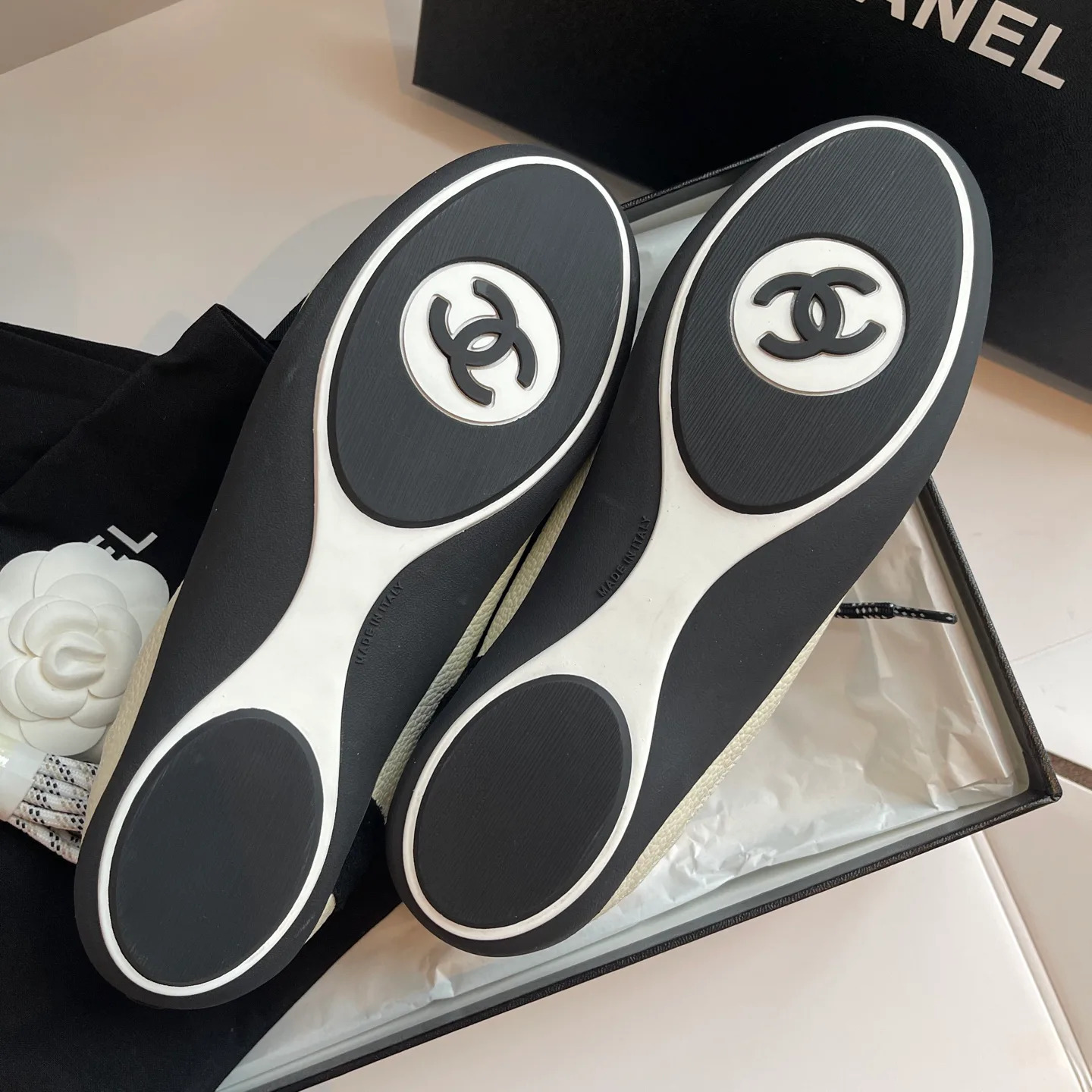 Кроссовки Женские Chanel 17643481