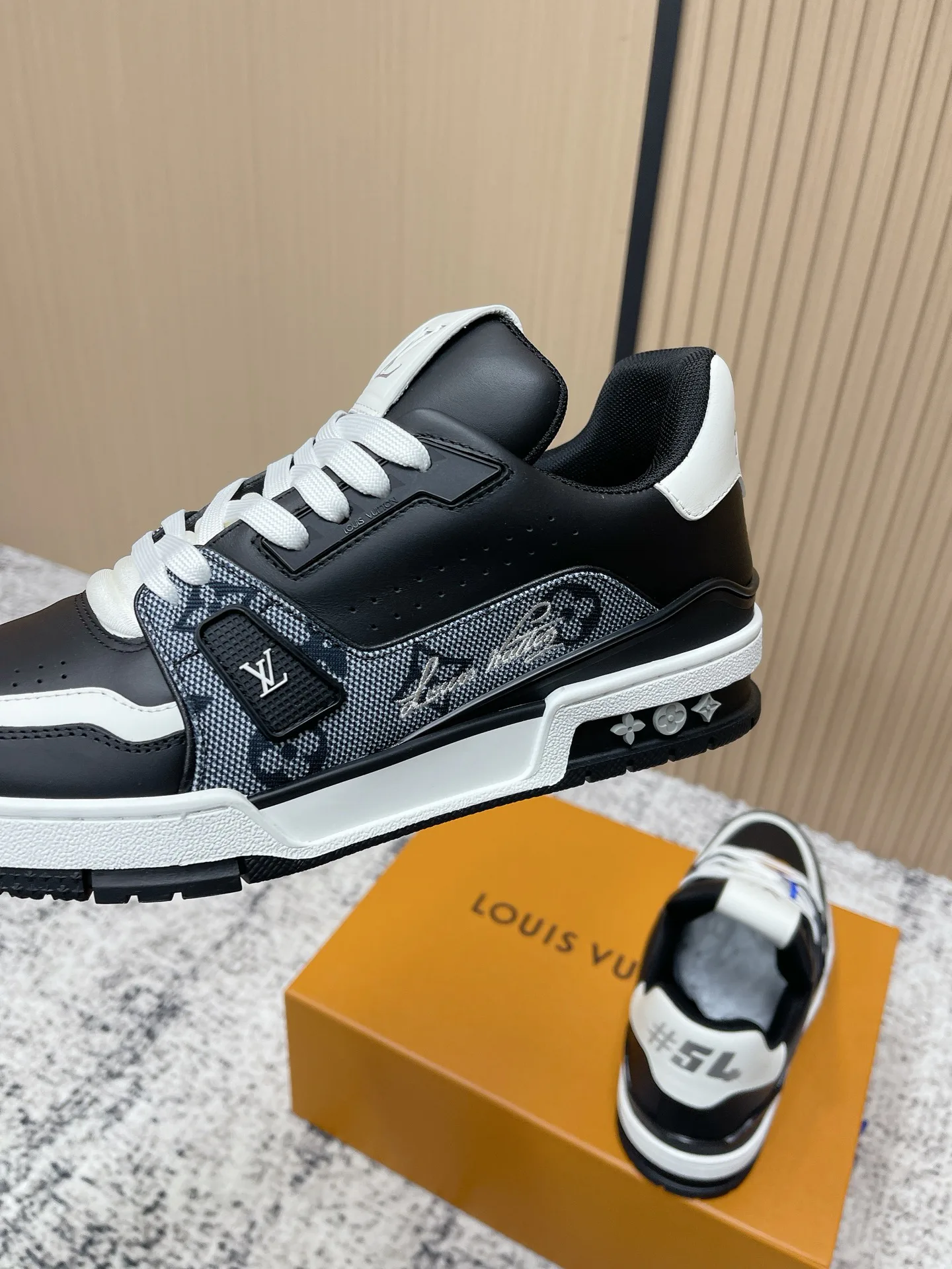 Кроссовки Женские Louis Vuitton 671689