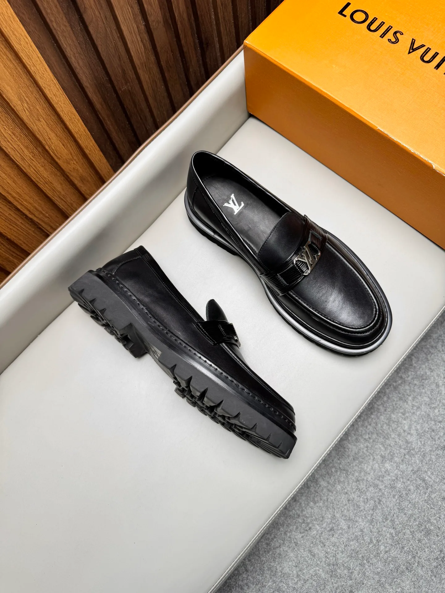 Лоферы И Туфли Мужские Louis Vuitton 17470883