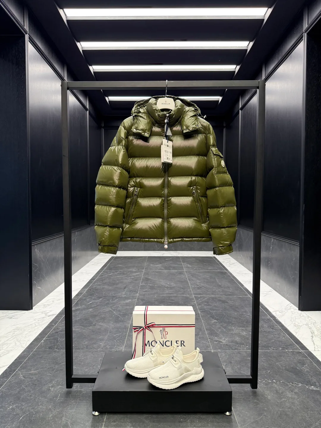 Куртки И Пуховики Мужские Moncler 988822