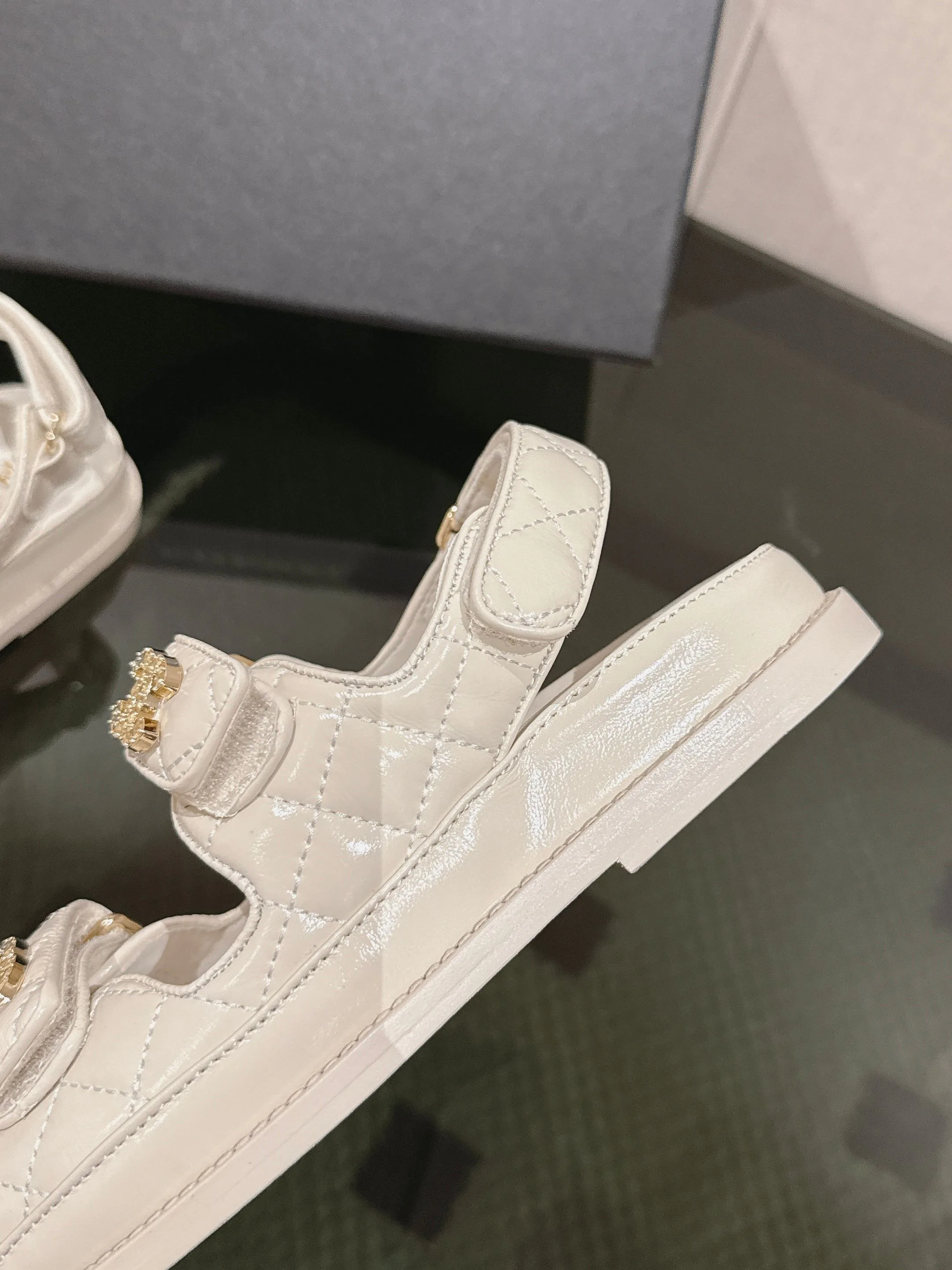 Сандалии Женские Chanel 11353680