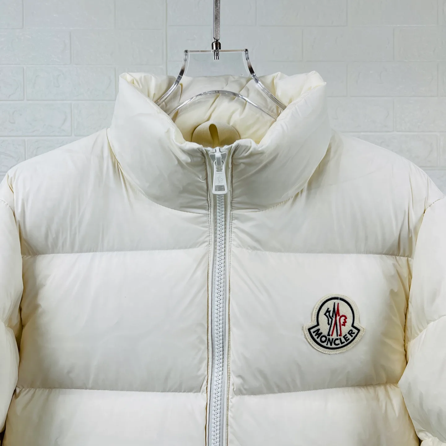 Куртки И Пуховики Женские Moncler 18770308