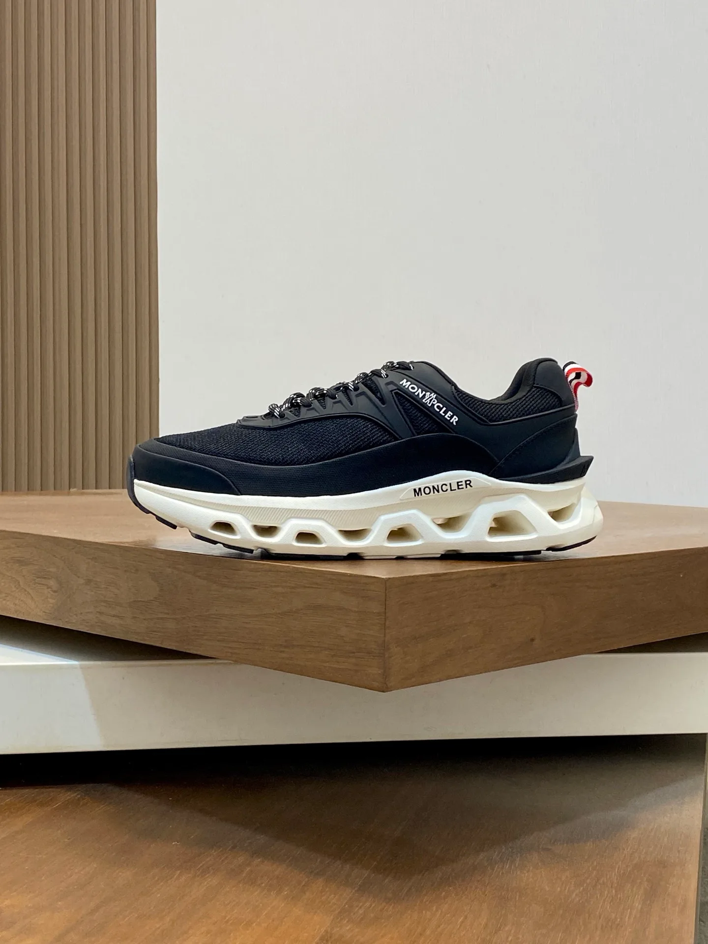 Кроссовки Мужские Moncler 11917401