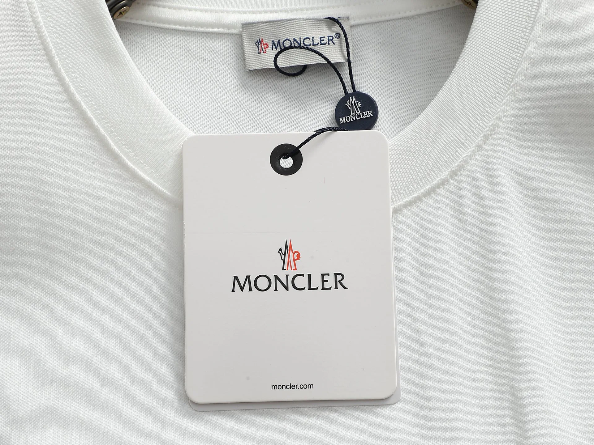 Футболки Женские Moncler 1617500