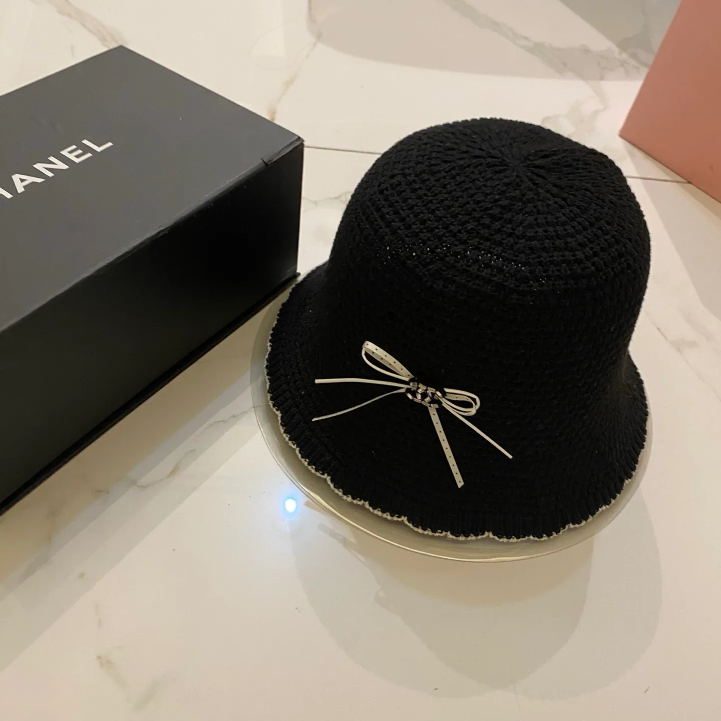 Головные Уборы Chanel 17498306