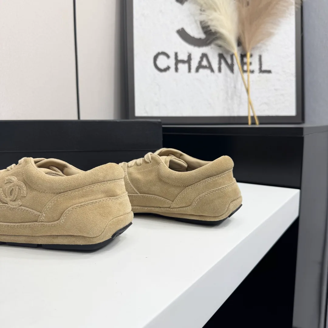 Кроссовки Женские Chanel 18997236