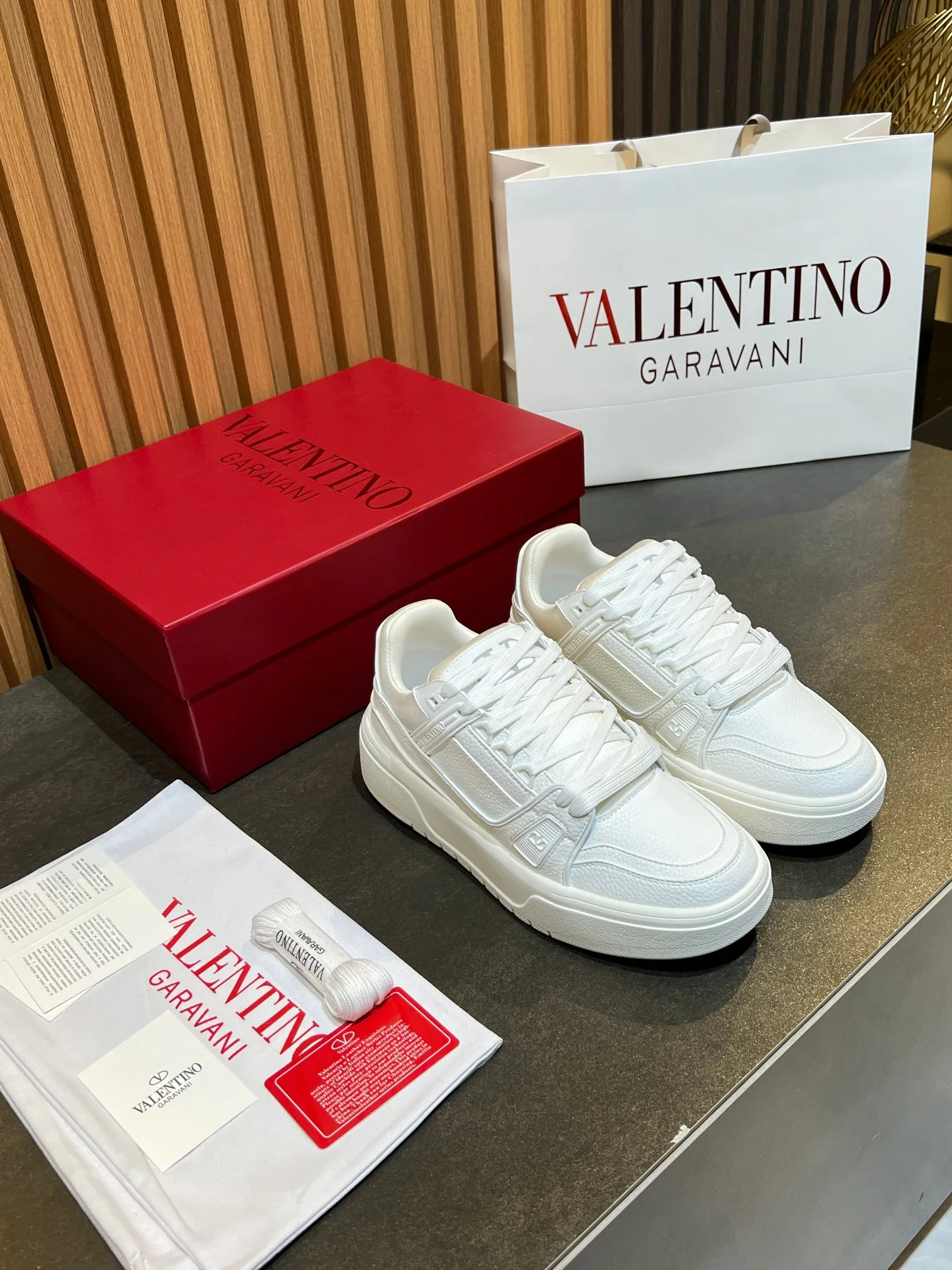 Кроссовки Женские Valentino 11575960