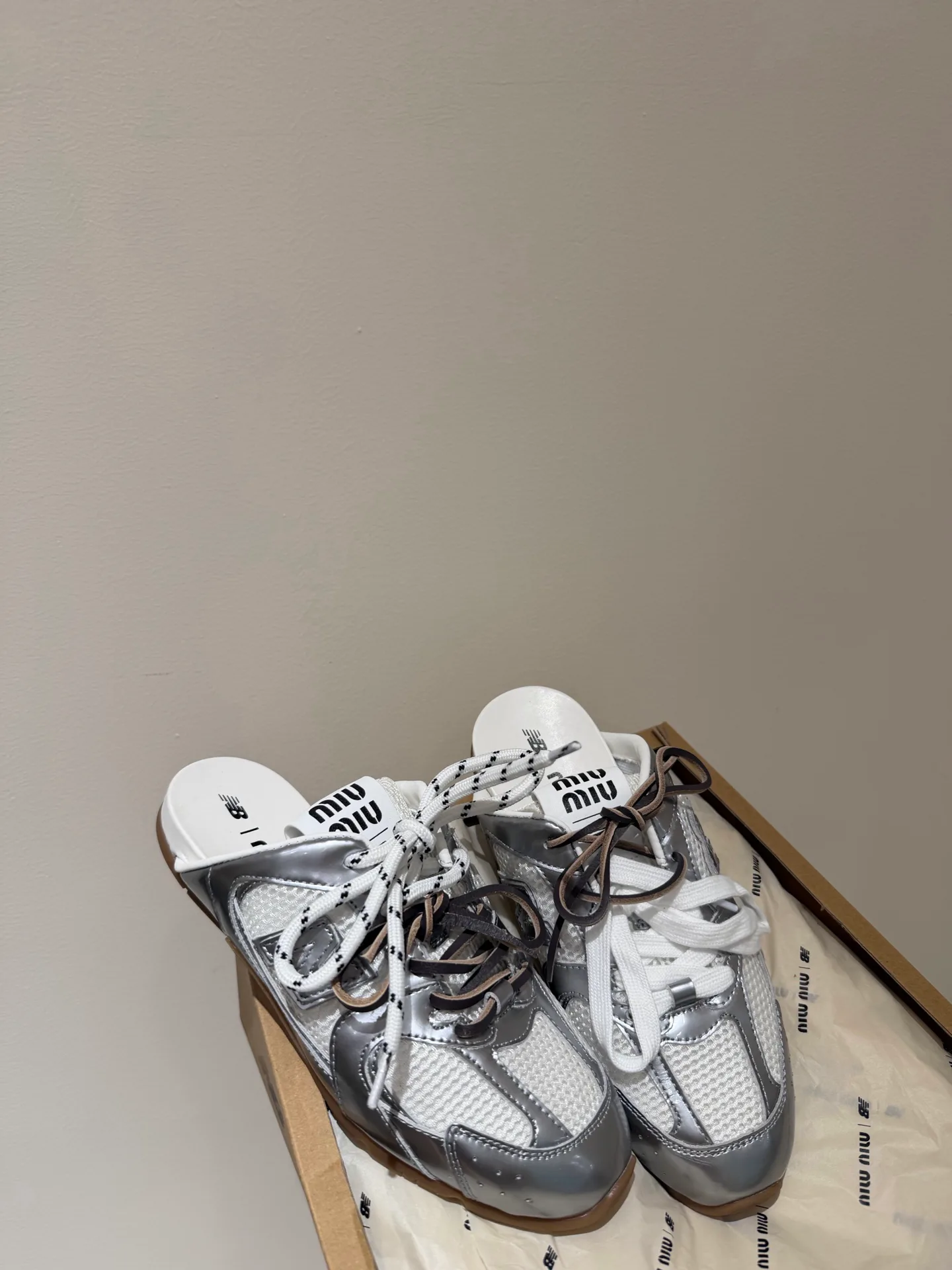 Кроссовки Женские Miu Miu 16868787