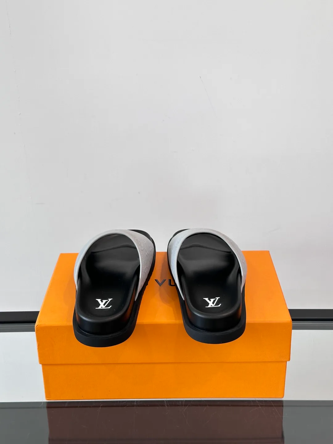 Шлепанцы Мужские Louis Vuitton 46075