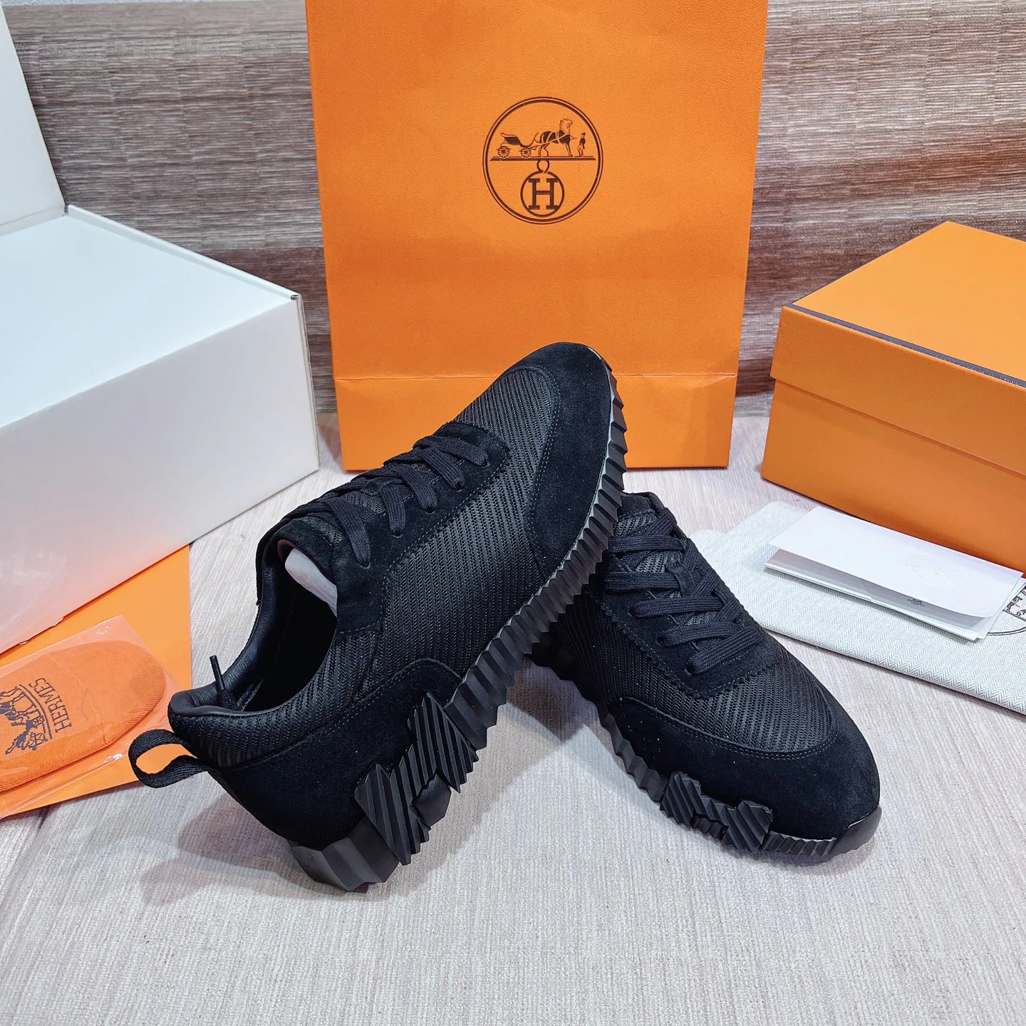 Кроссовки Женские Hermes 17749546
