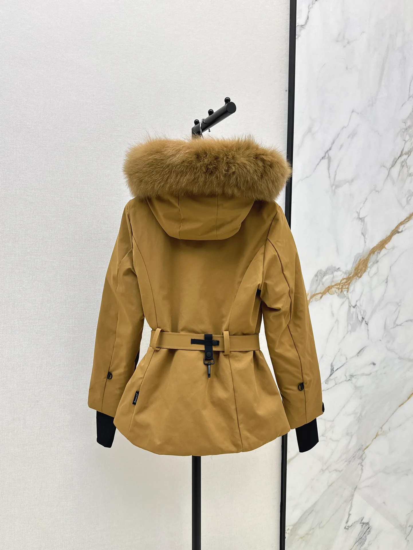 Куртки И Пуховики Женские Moncler 19100485