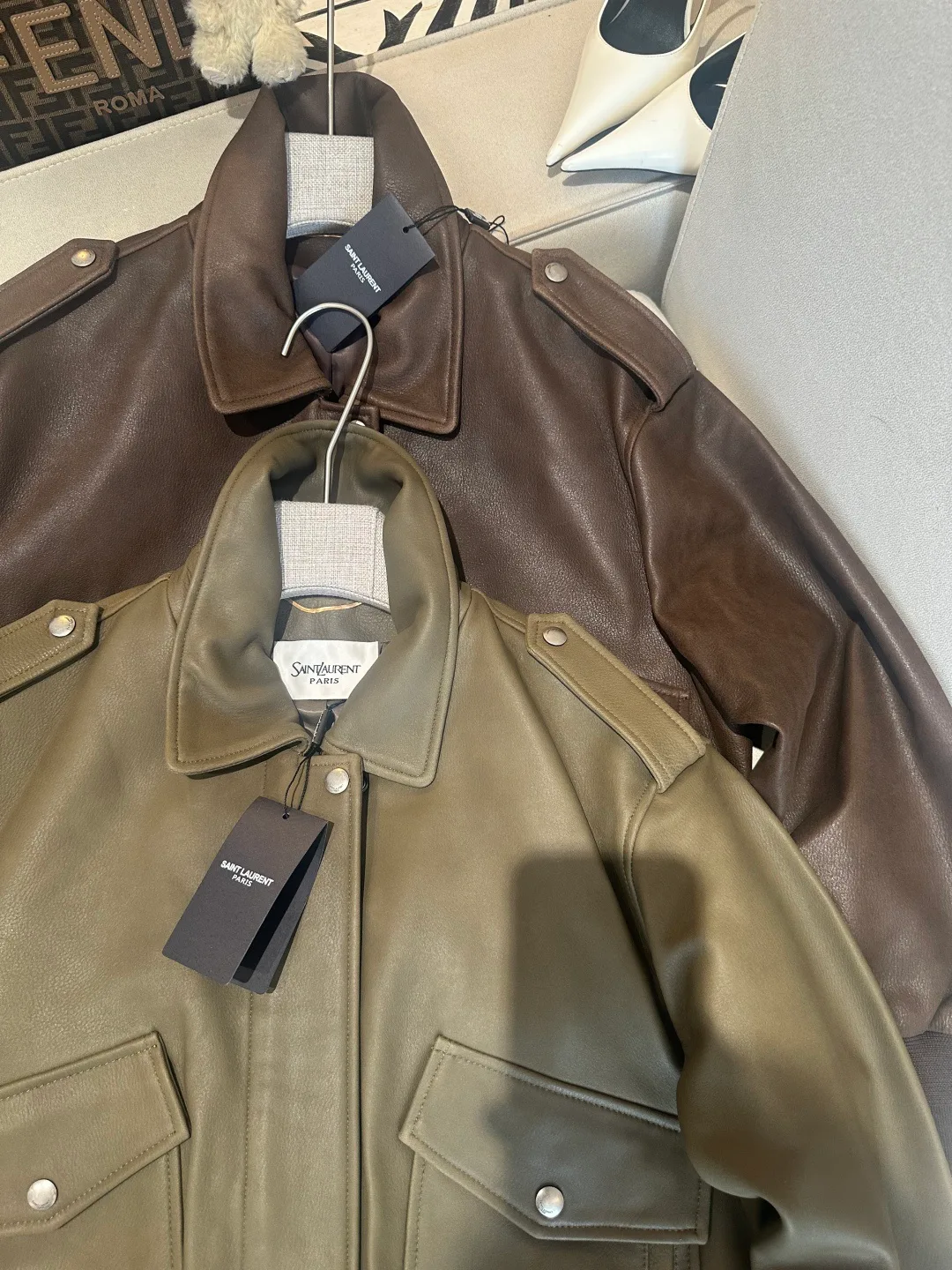 Кожаные Куртки И Дублёнки Женские Saint Laurent 17766373
