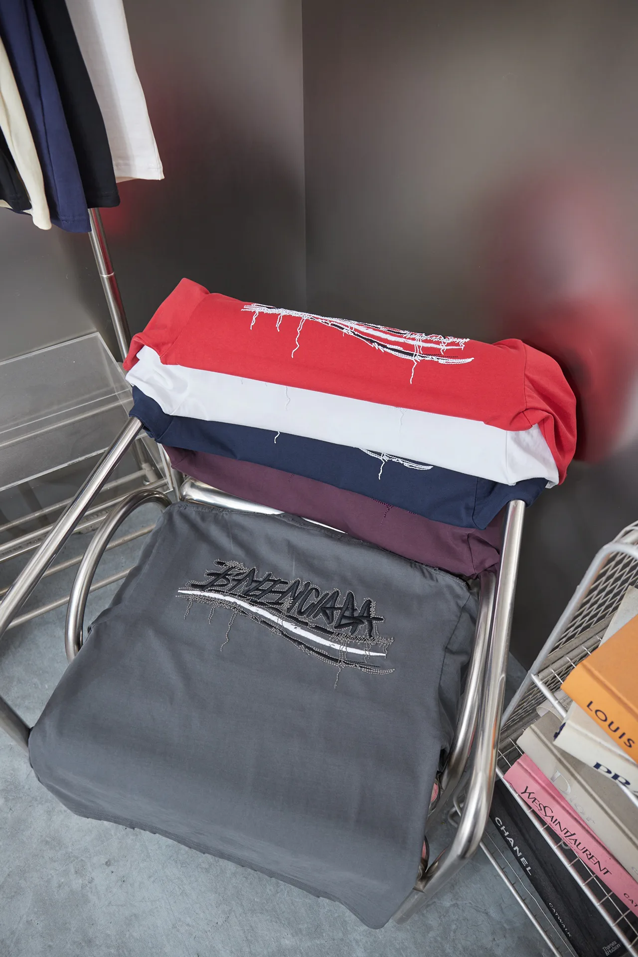 Футболки Женские Balenciaga 10937944