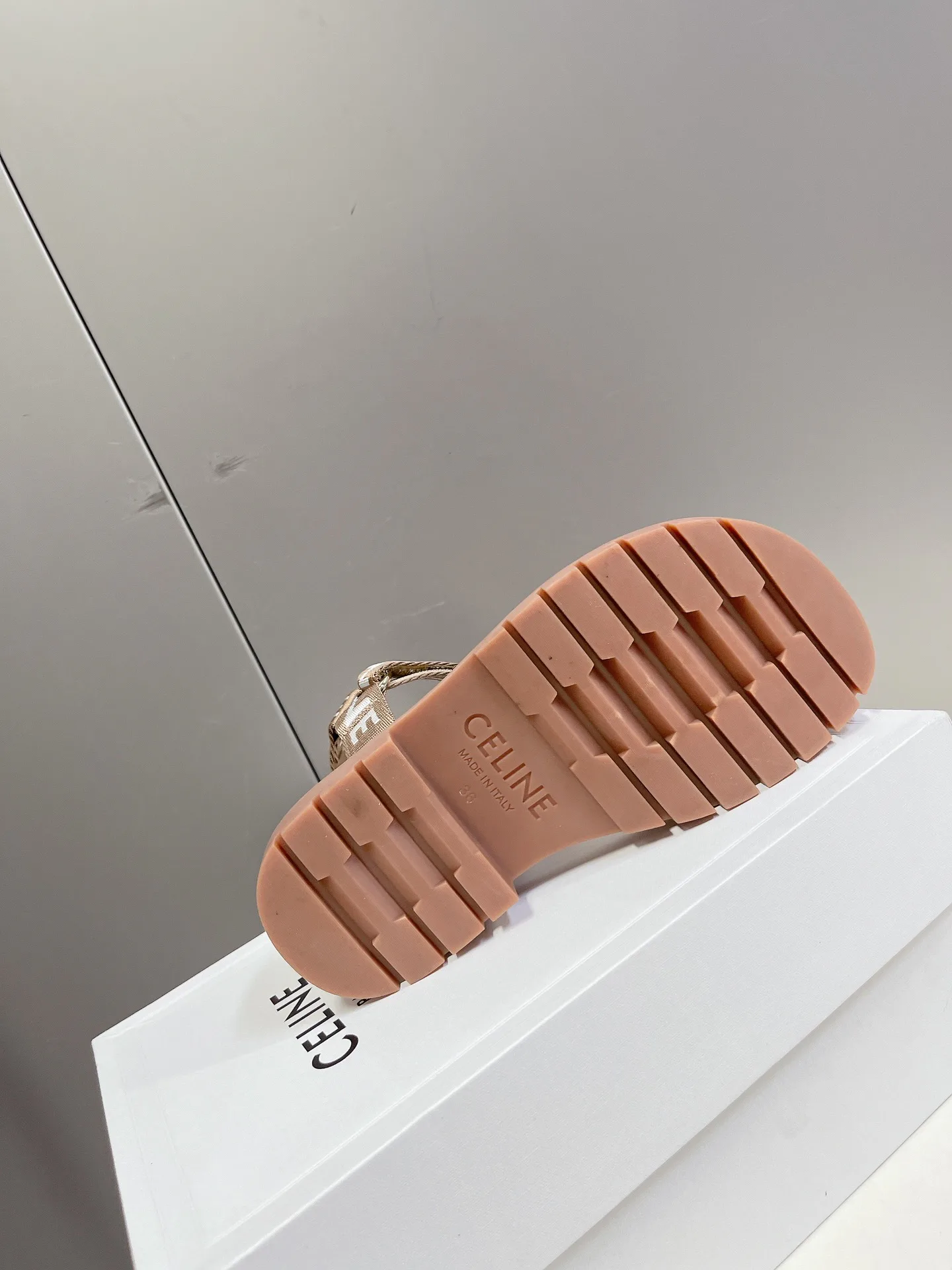 Сандалии Женские Celine 13581766