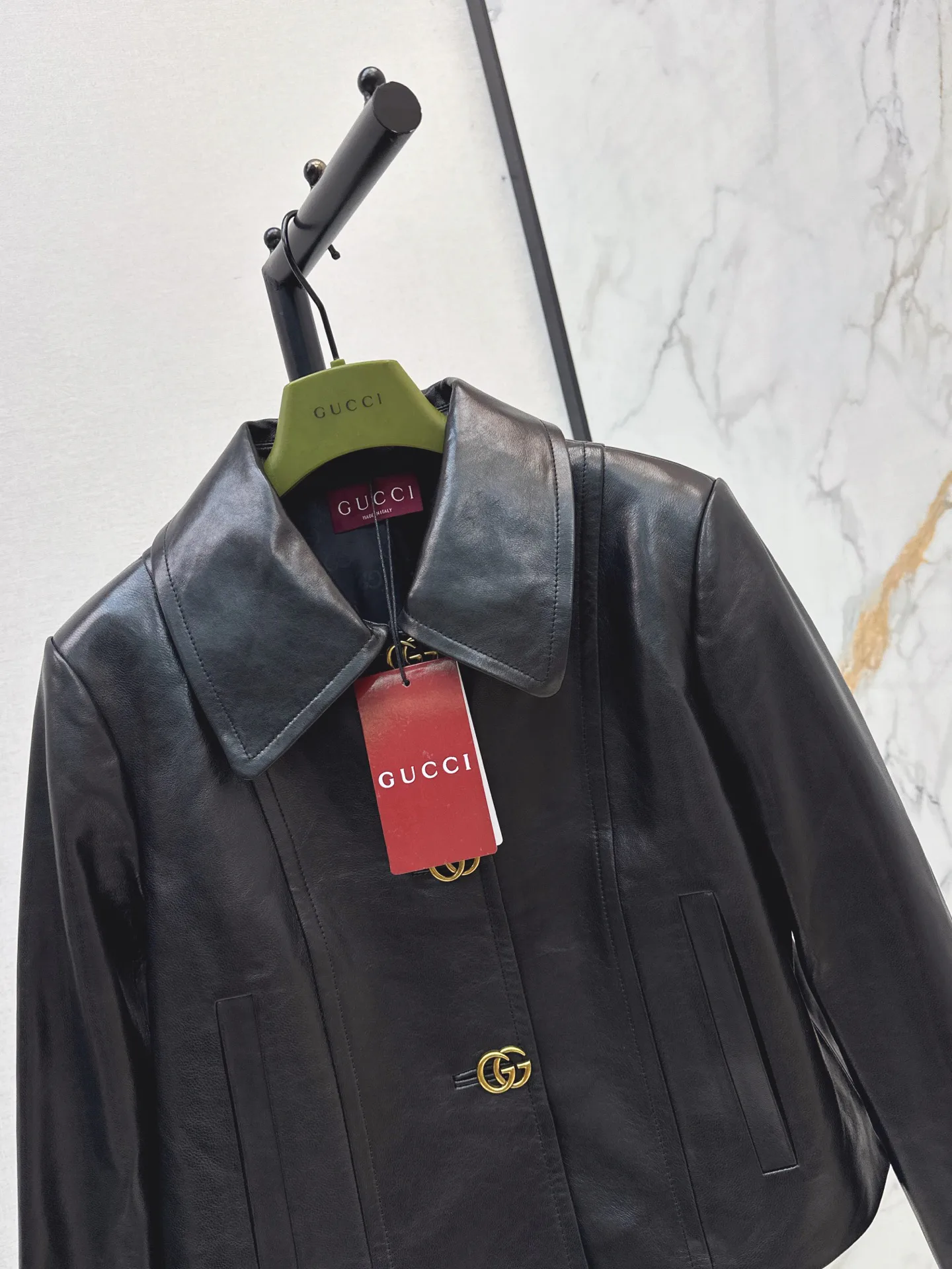 Кожаные Куртки И Дублёнки Женские Gucci 17651724