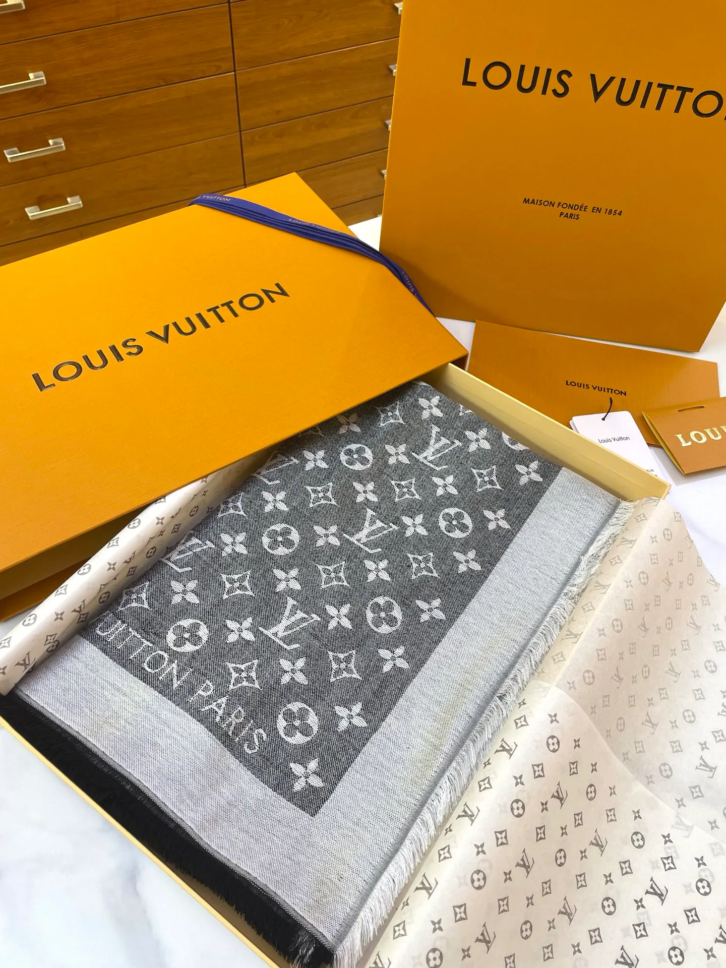 Шарфы Louis Vuitton 592361
