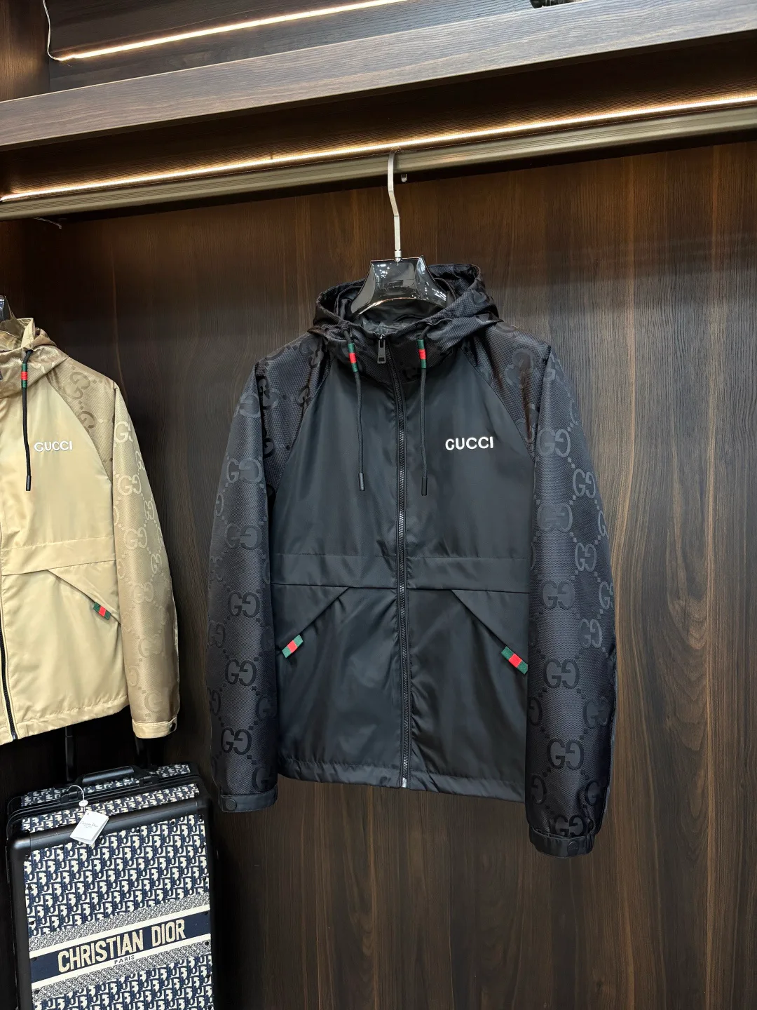 Куртки И Пуховики Женские Gucci 18157277