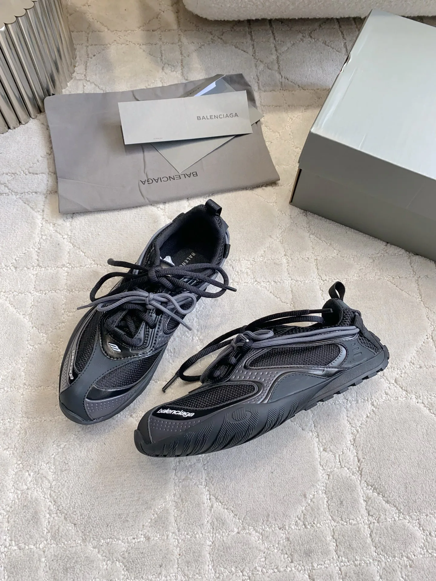 Кроссовки Женские Balenciaga 18133408