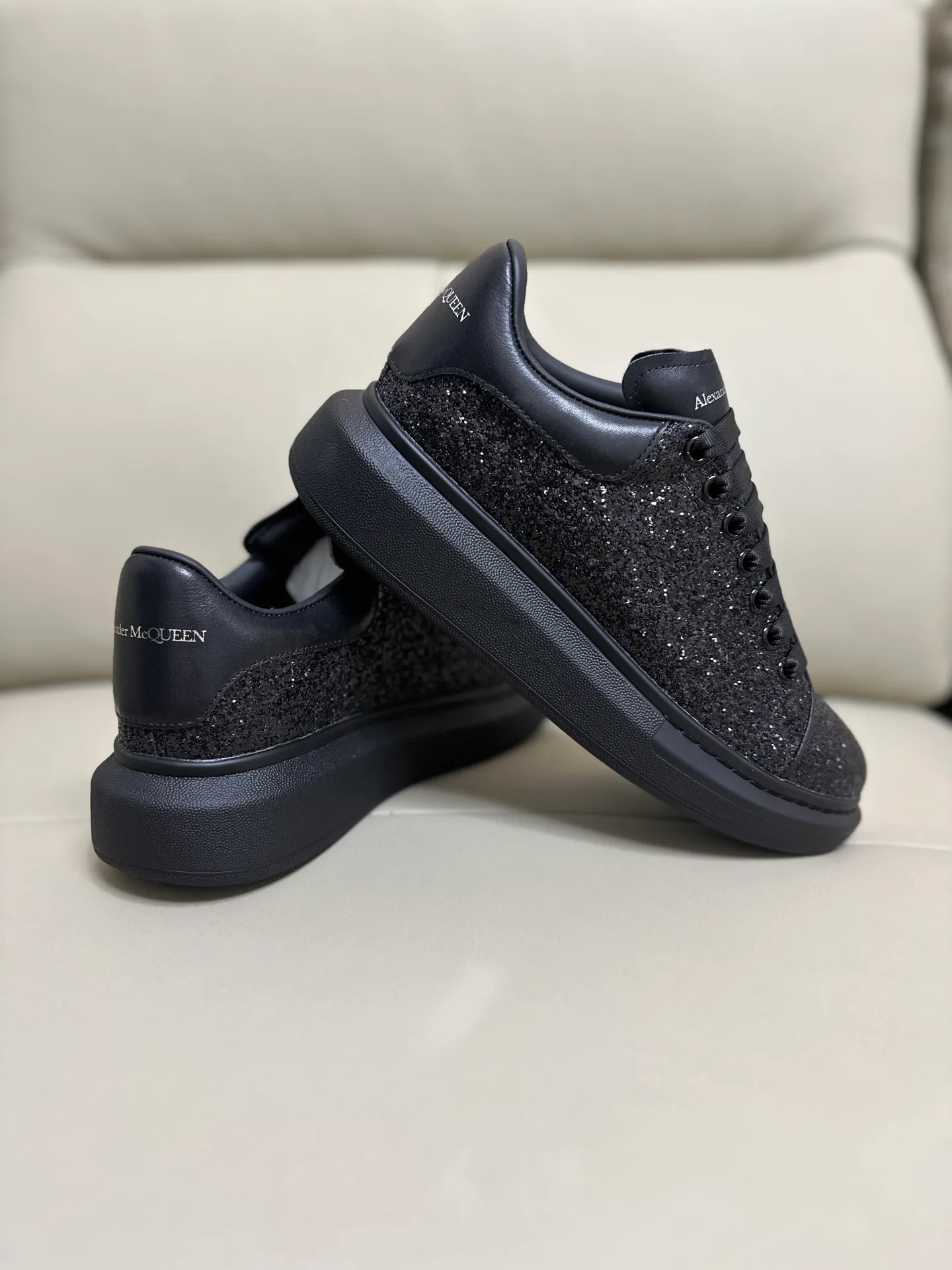 Кроссовки Женские Alexander Mcqueen 18616721