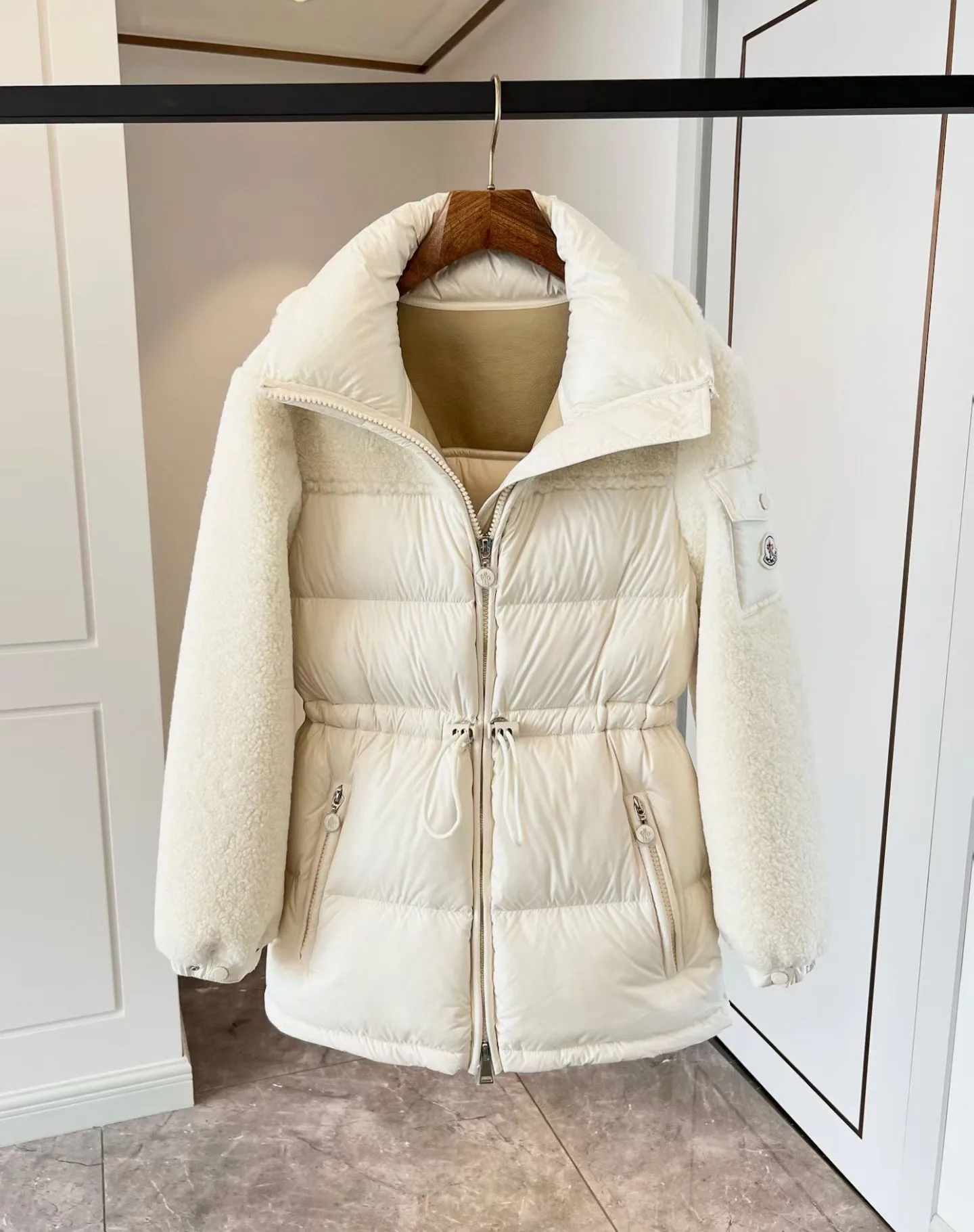Куртки И Пуховики Женские Moncler 18706597