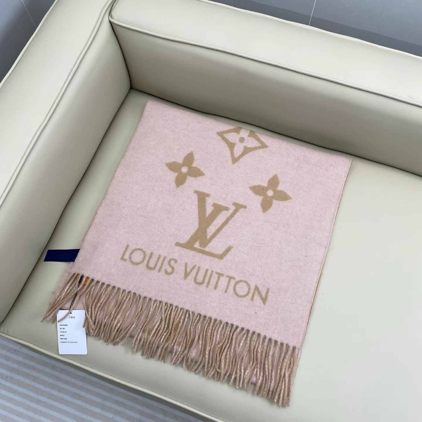 Шарфы Louis Vuitton 18105572