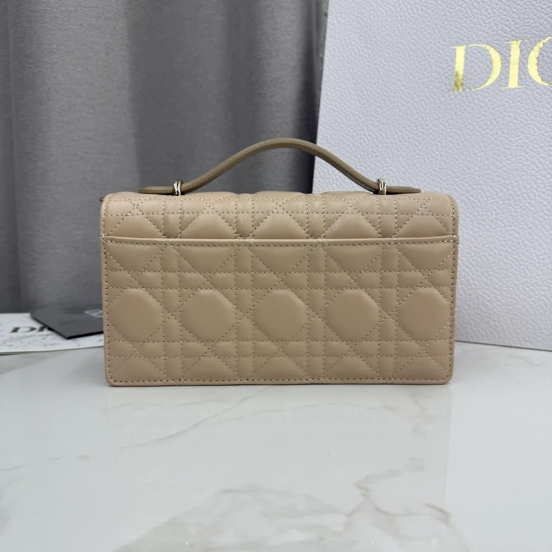 Классические Сумки Женские Christian Dior 12594777