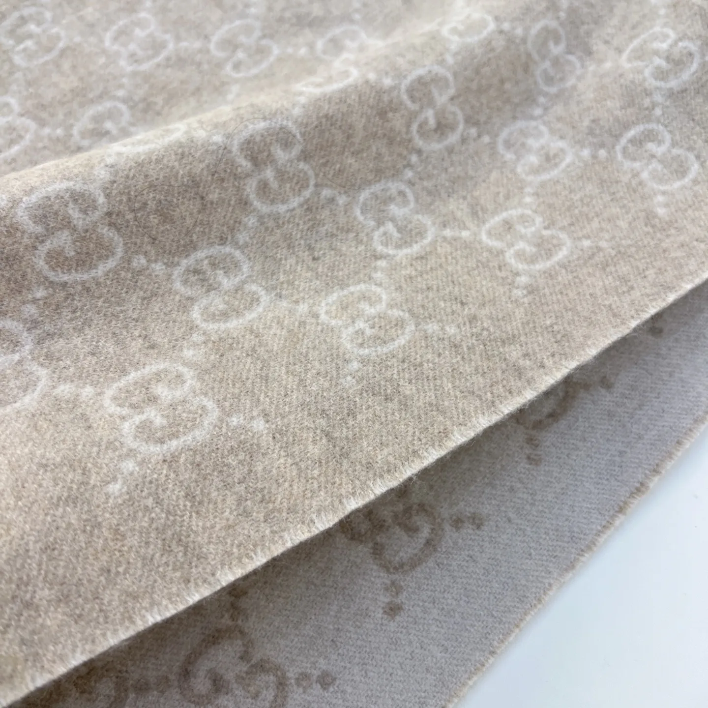 Шарфы Gucci 2592054