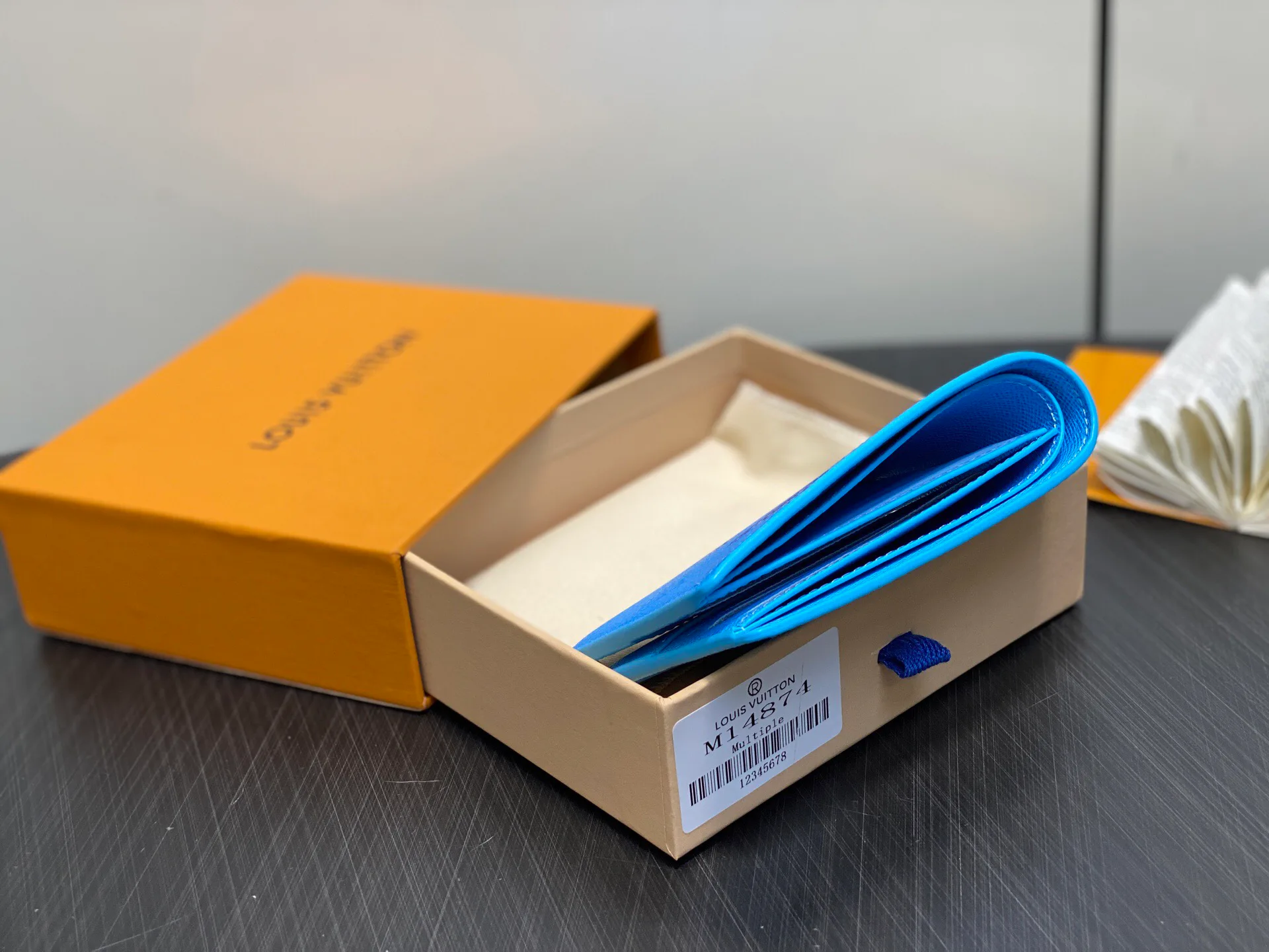 Кошельки Louis Vuitton 84002