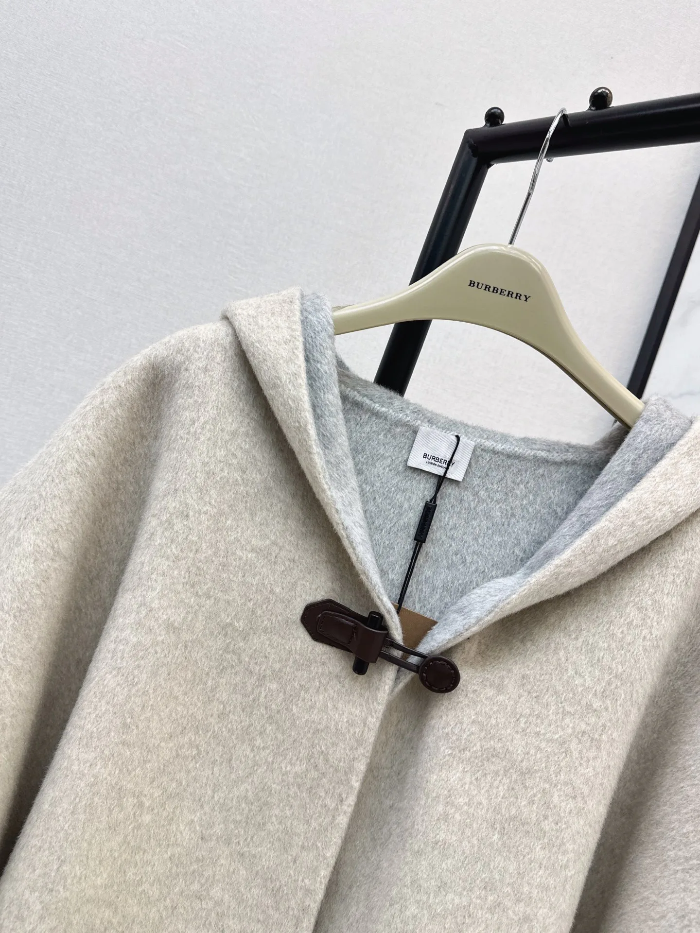 Пальто Женские Burberry 18407949