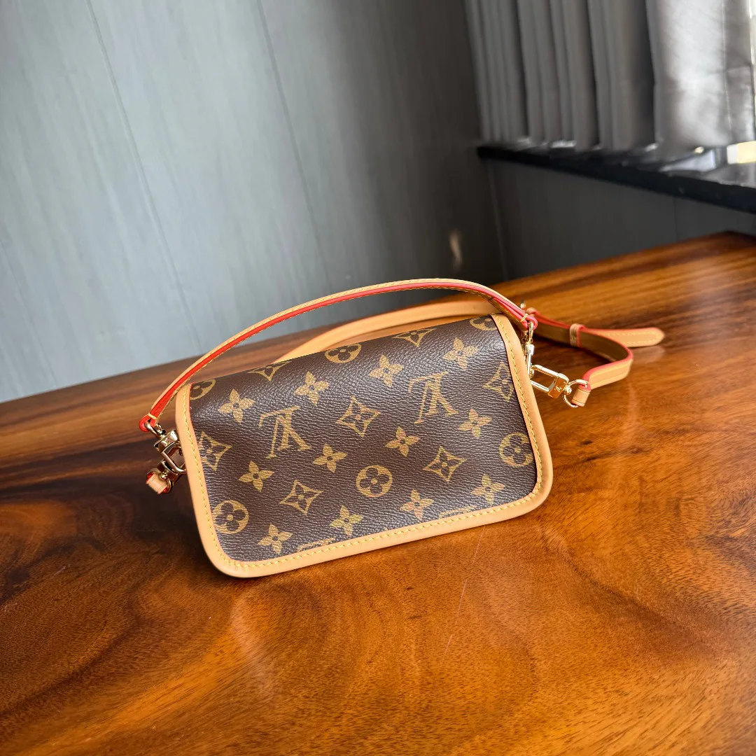 Сумки На Ремне Женские Louis Vuitton 724020