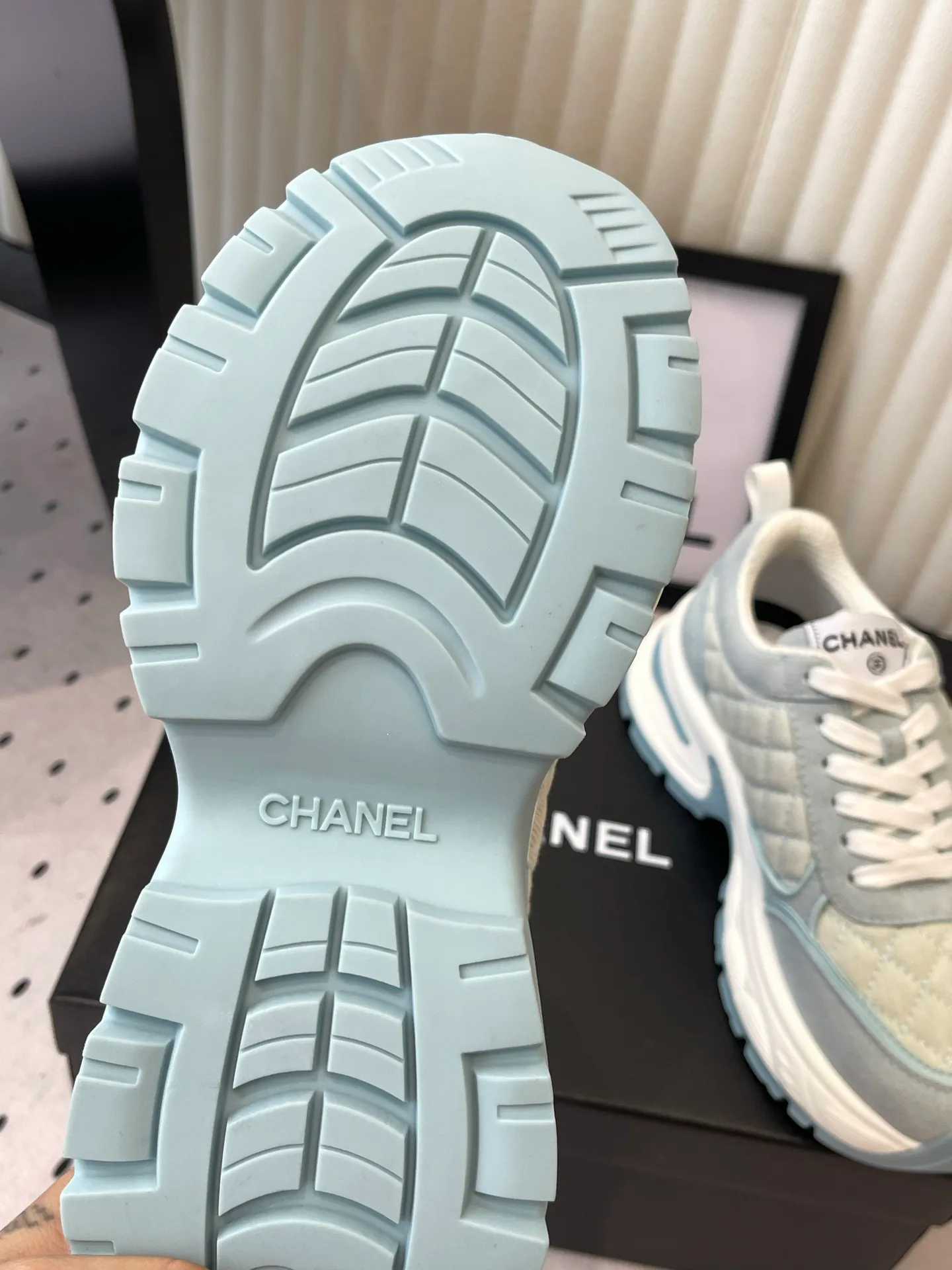 Кроссовки Женские Chanel 17769667