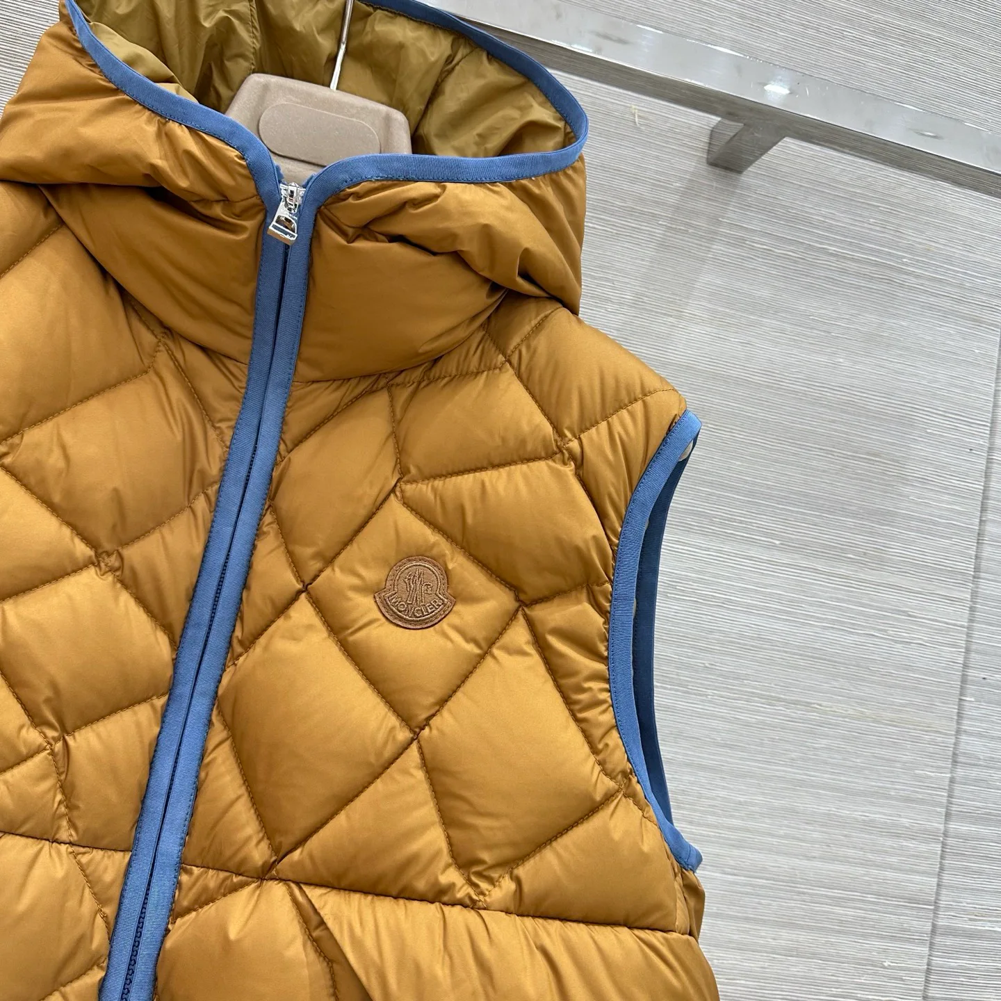 Жилеты Женские Moncler 18403765