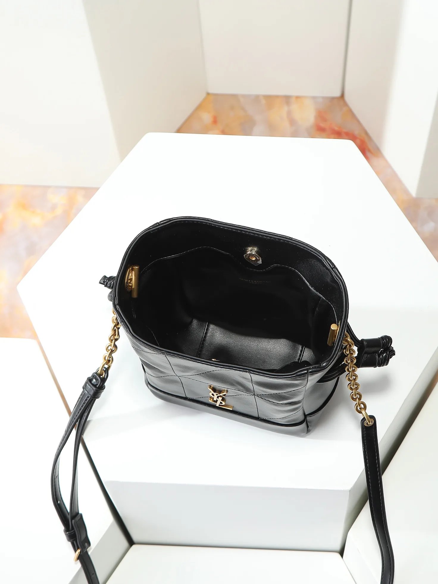 Классические Сумки Женские Saint Laurent 18005137