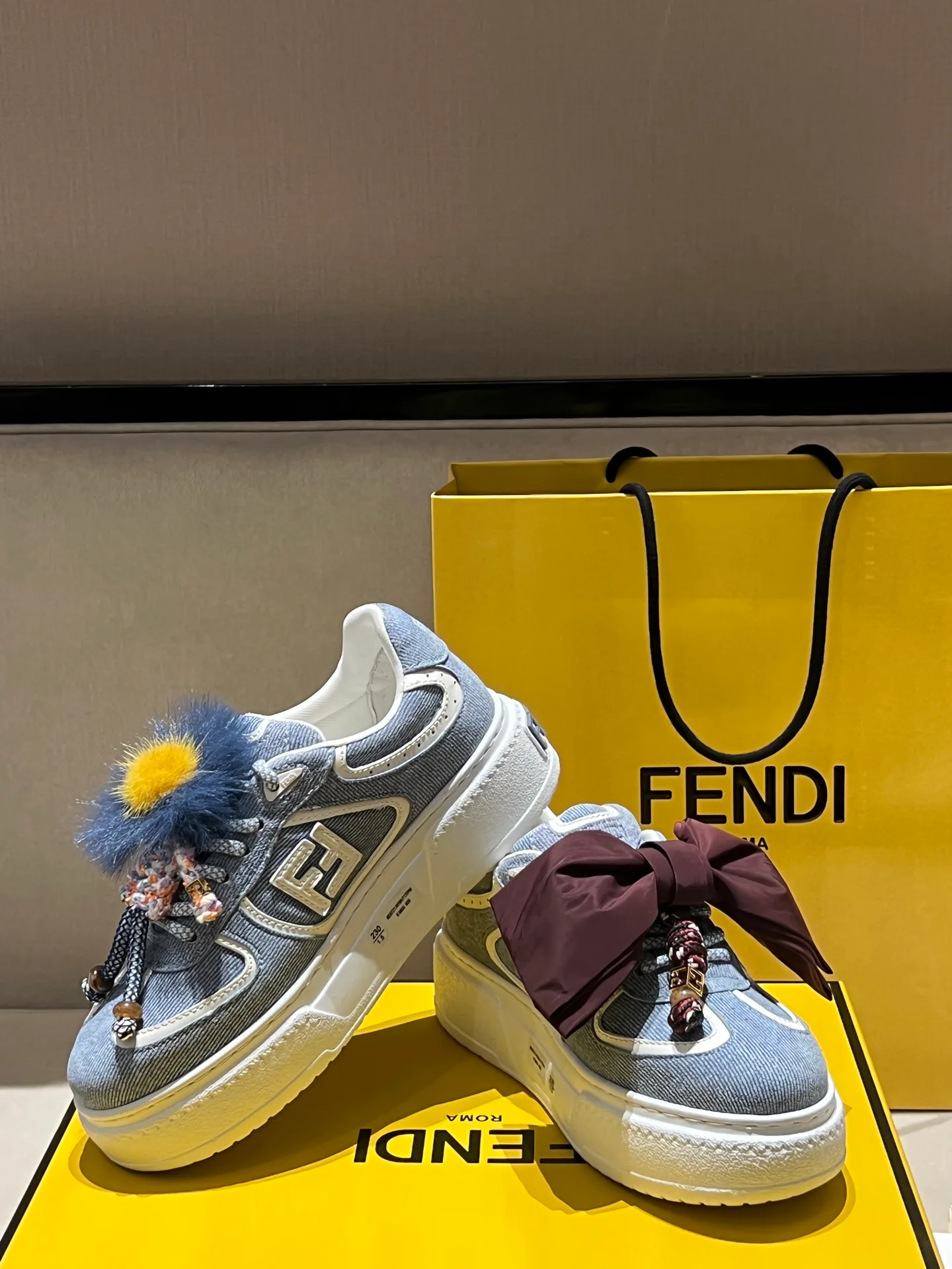 Кроссовки Женские Fendi 18020690