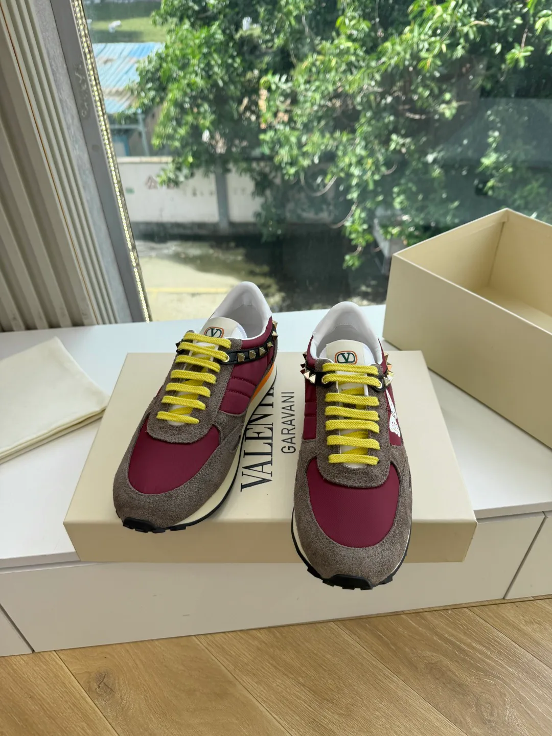 Кроссовки Женские Valentino 18053444